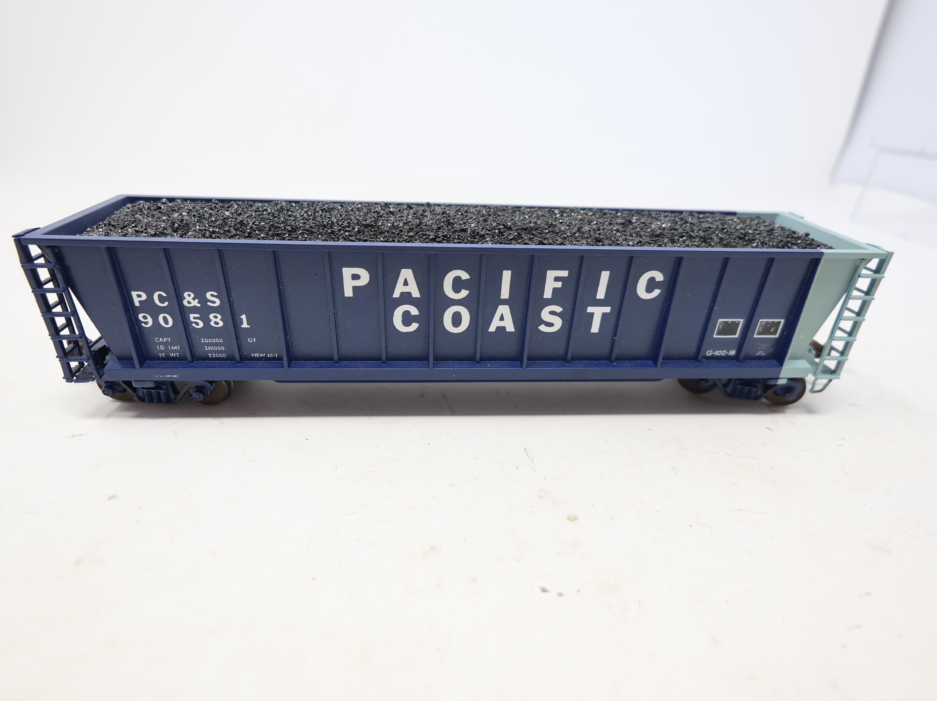 USED HO Scale Bathtub Gondola w/ coal load Pacific Coast PC&S #90581