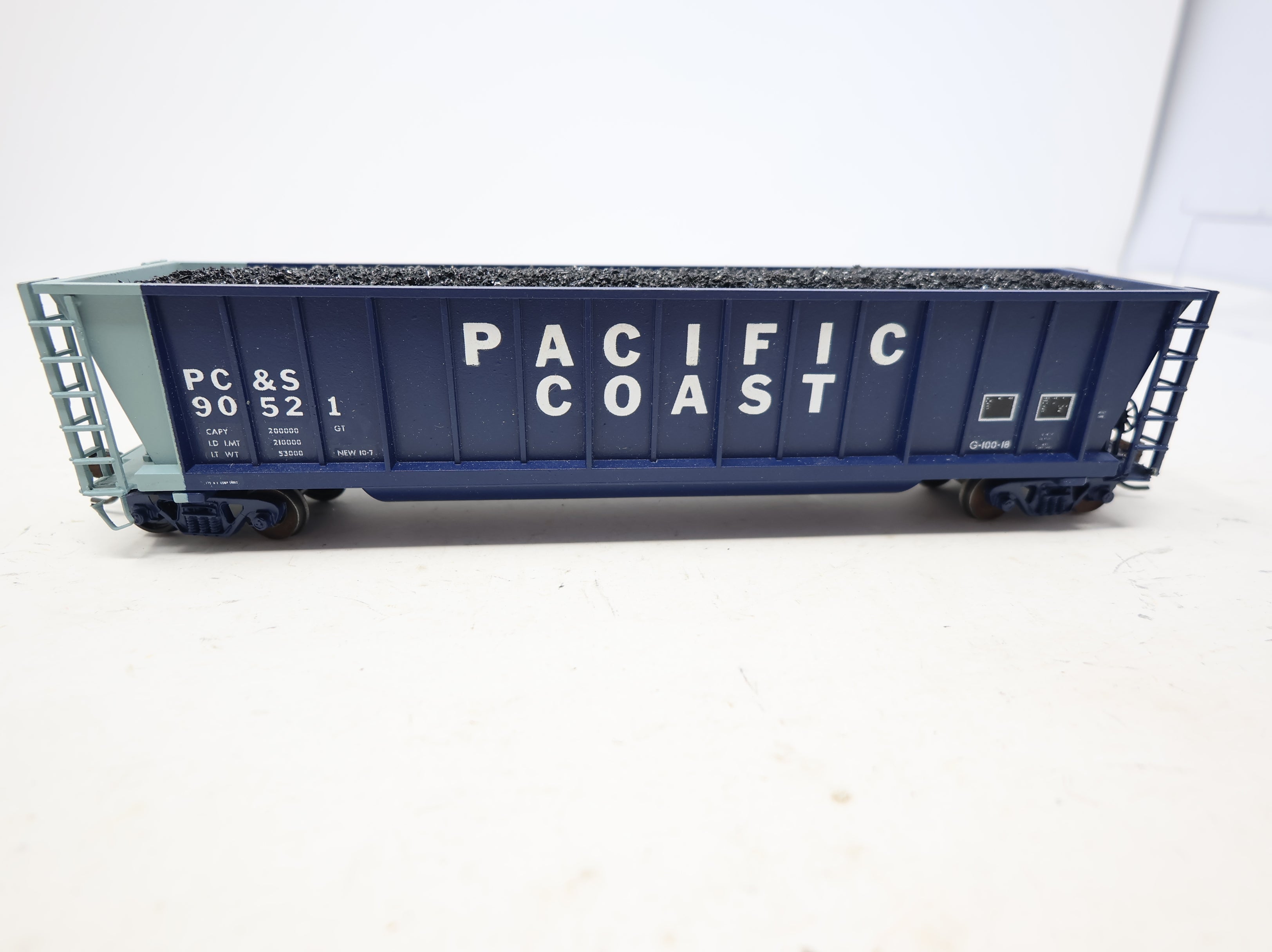 USED HO Scale Bathtub Gondola w/ coal load Pacific Coast PC&S #90521