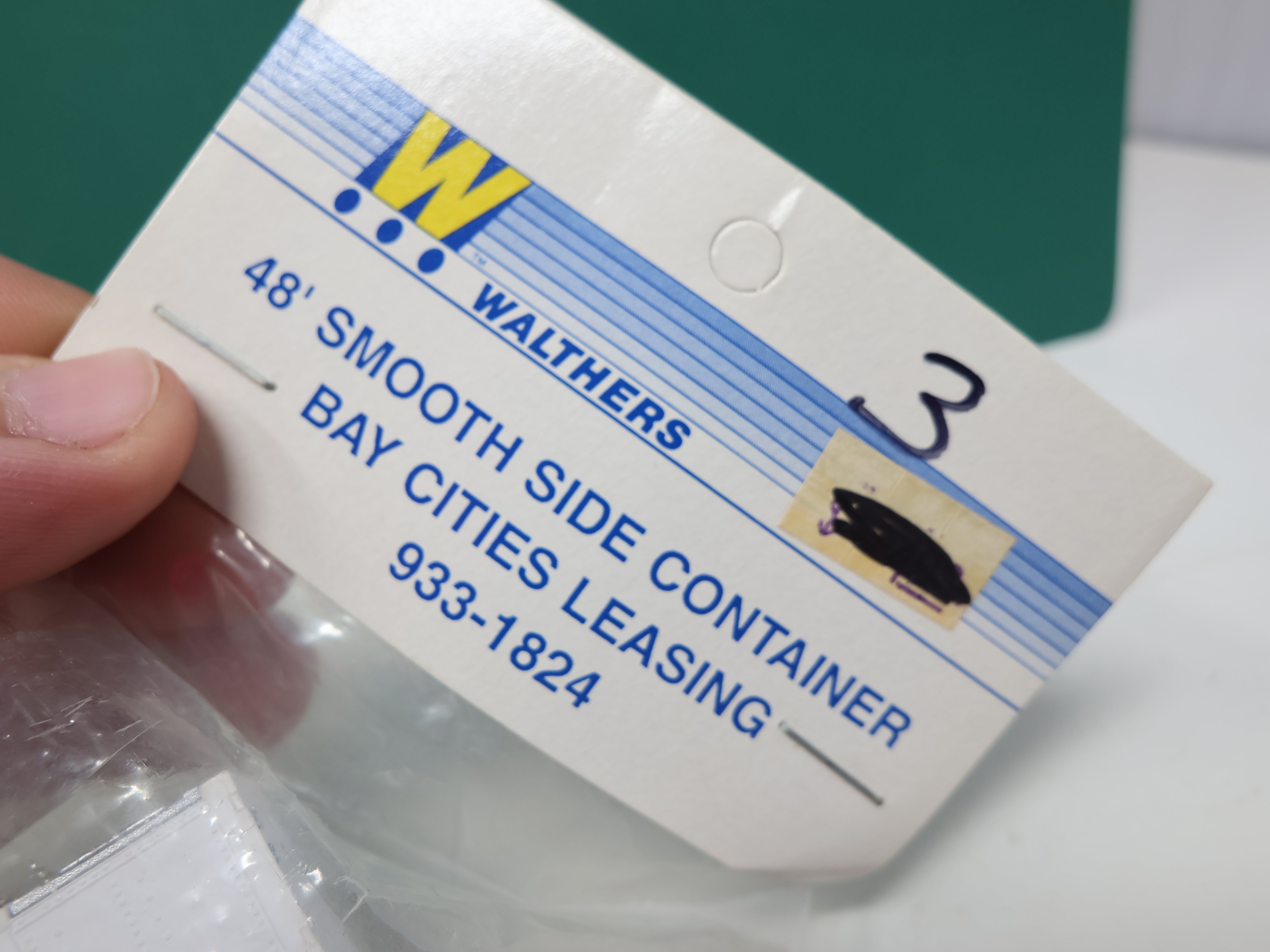 Walthers 933-1824 HO Scale, 48' Smooth Side Container, Bay Cities Leasing BCJU #281410