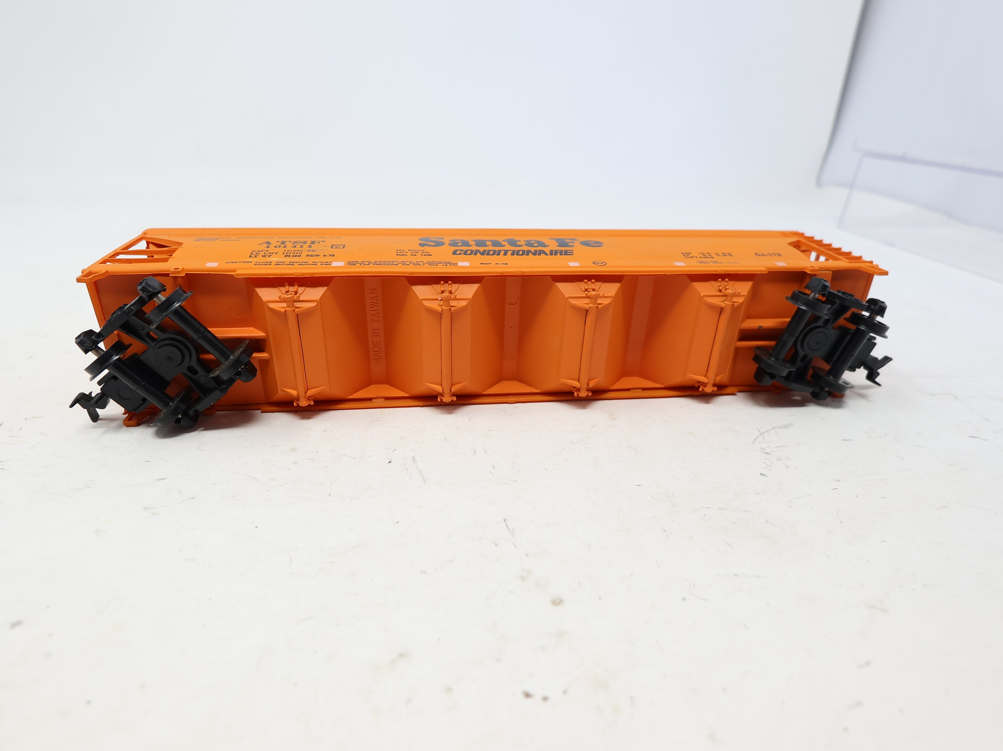 USED Bachmann HO Scale Conditionaire Covered Hopper Santa Fe ATSF #101411