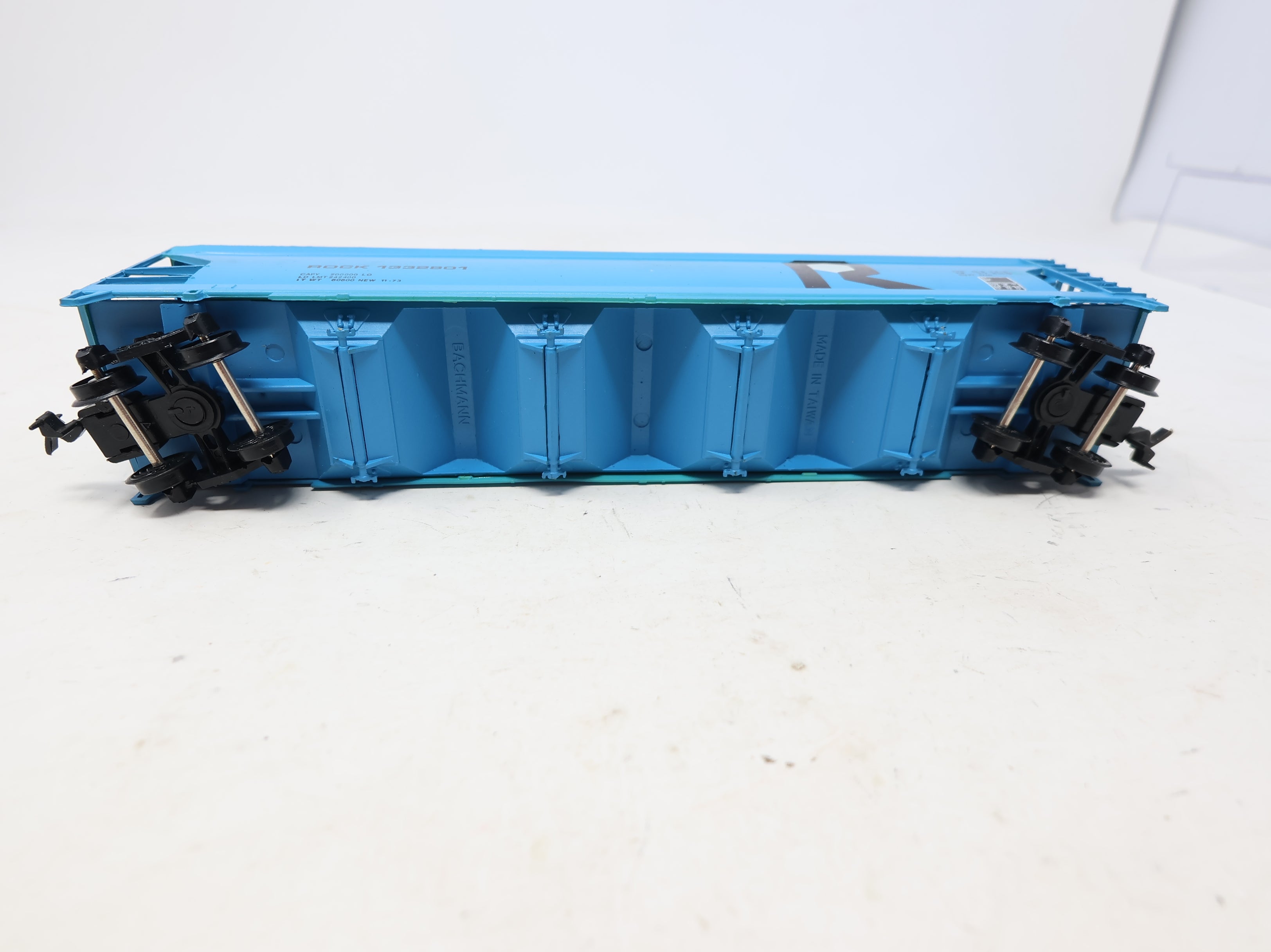 USED Bachmann HO Scale Center Flow Covered Hopper Rock #1332801