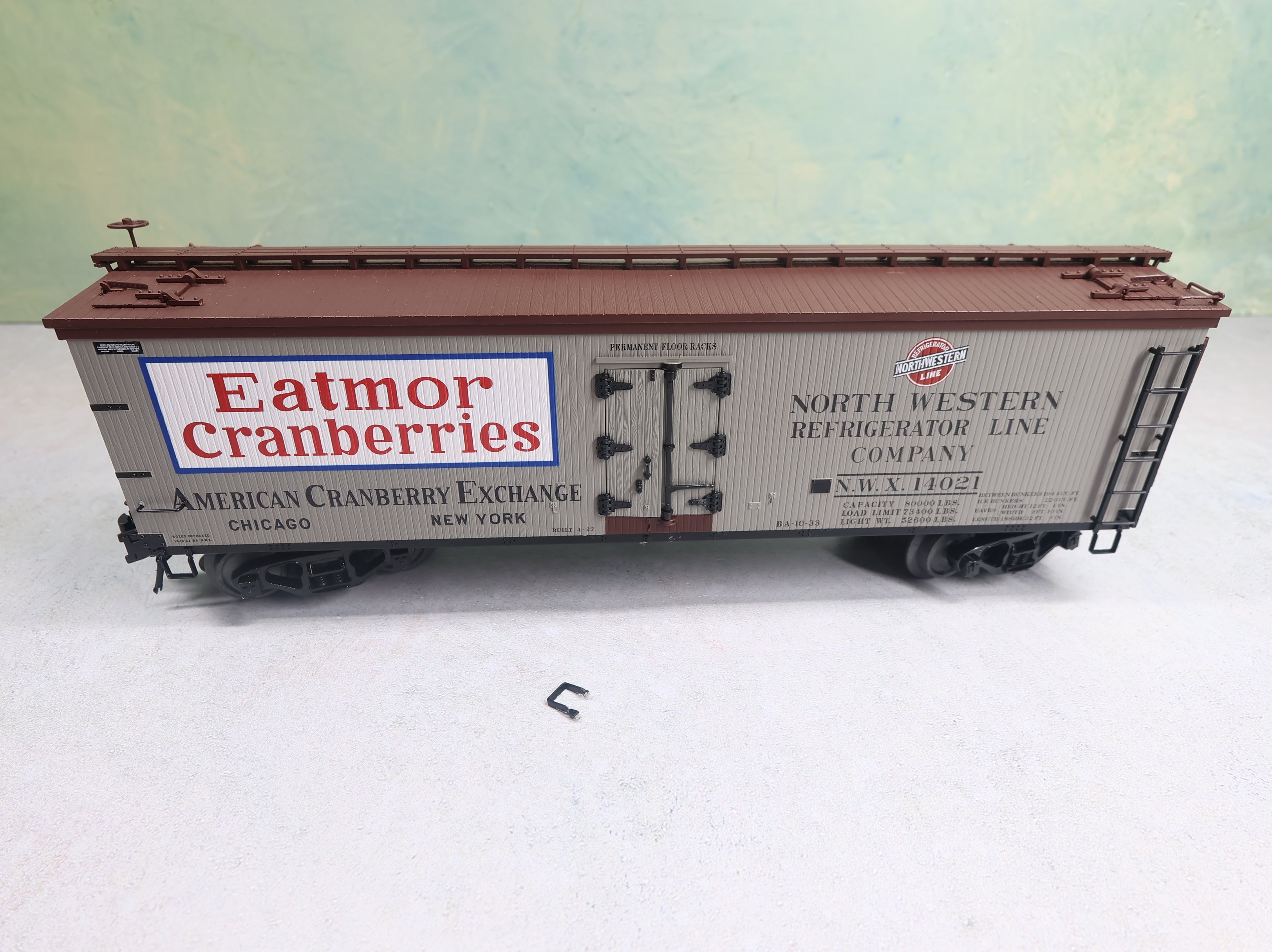 USED Atlas O Wooden Reefer Box Car North Western Refrigerator Line NWX #14021 Eatmor Cranberries