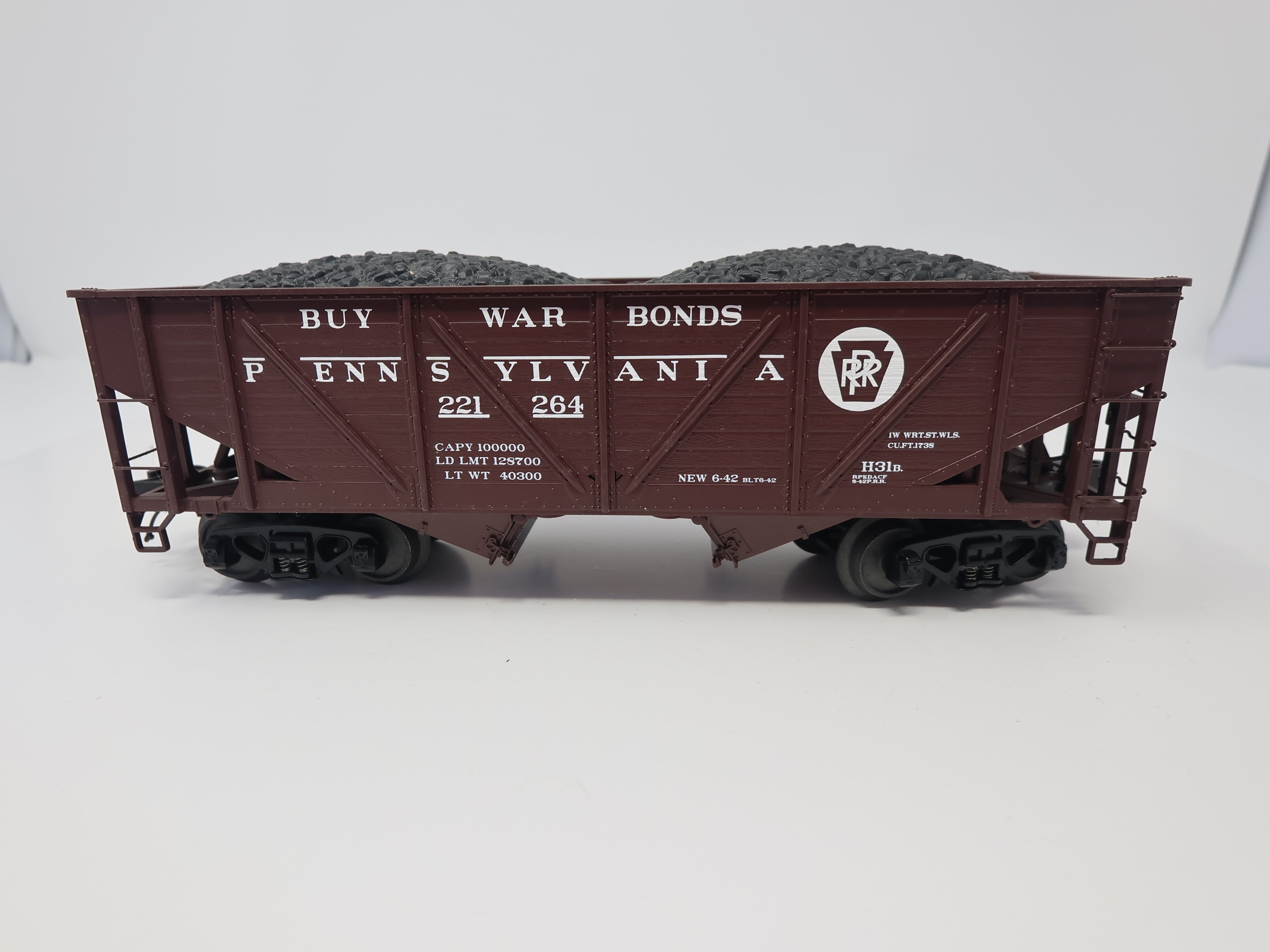 USED MTH Premier 20-90174 O, 34' AAR Composite Hopper Car, Pennsylvania #221264, Coal Load