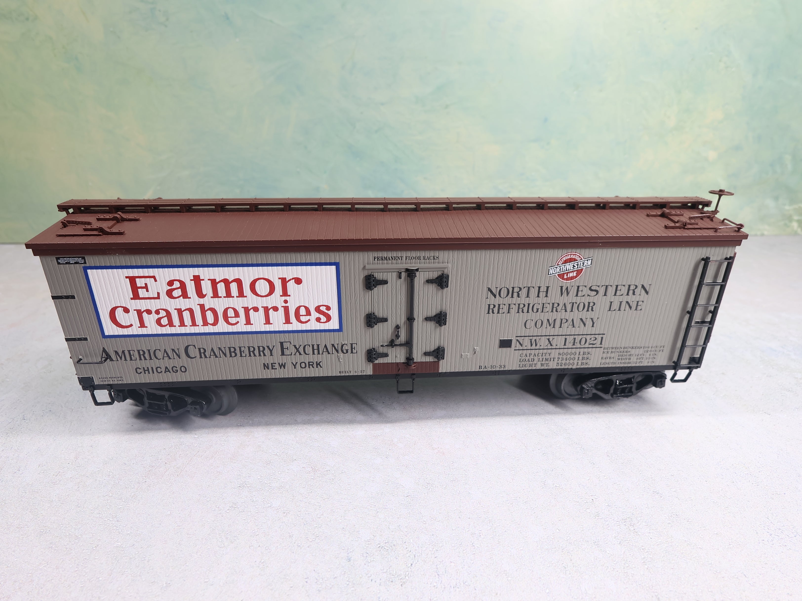 USED Atlas O Wooden Reefer Box Car North Western Refrigerator Line NWX #14021 Eatmor Cranberries