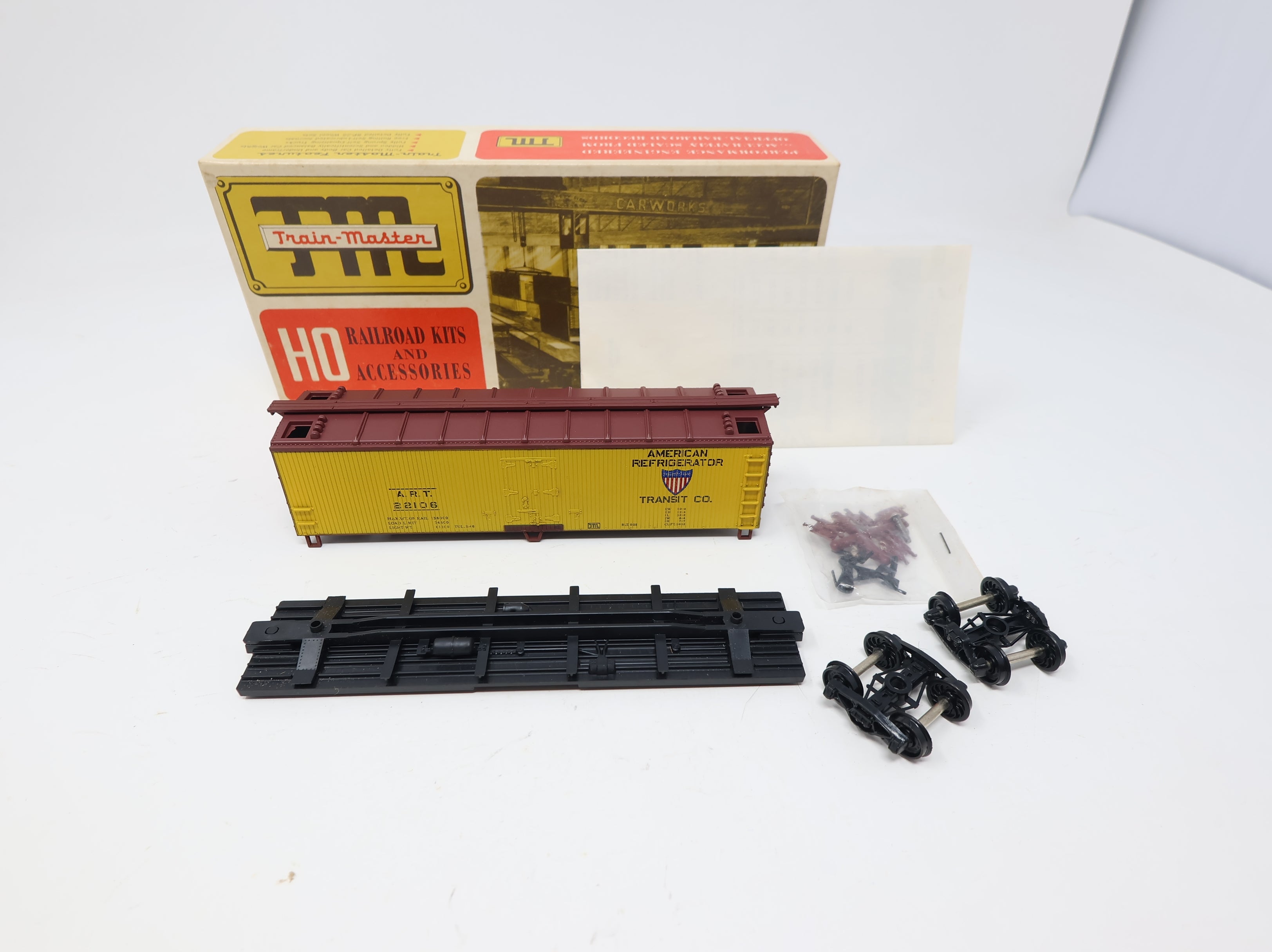 USED TRAIN MINIATURE 2304 HO Scale 40' ARA Wood Sheathed Reefer American Refrigerator Transit ART #22106 KIT