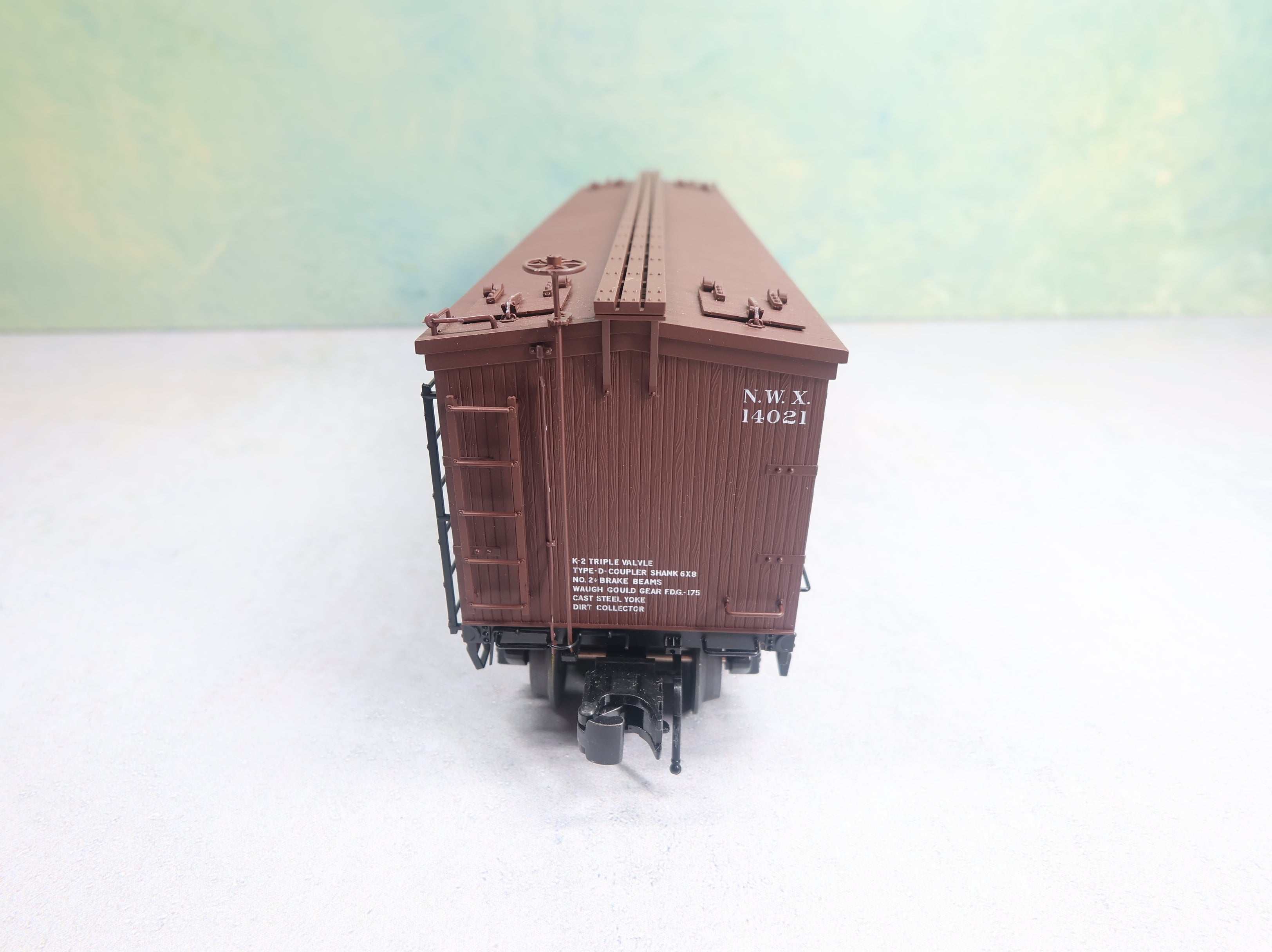 USED Atlas O Wooden Reefer Box Car North Western Refrigerator Line NWX #14021 Eatmor Cranberries