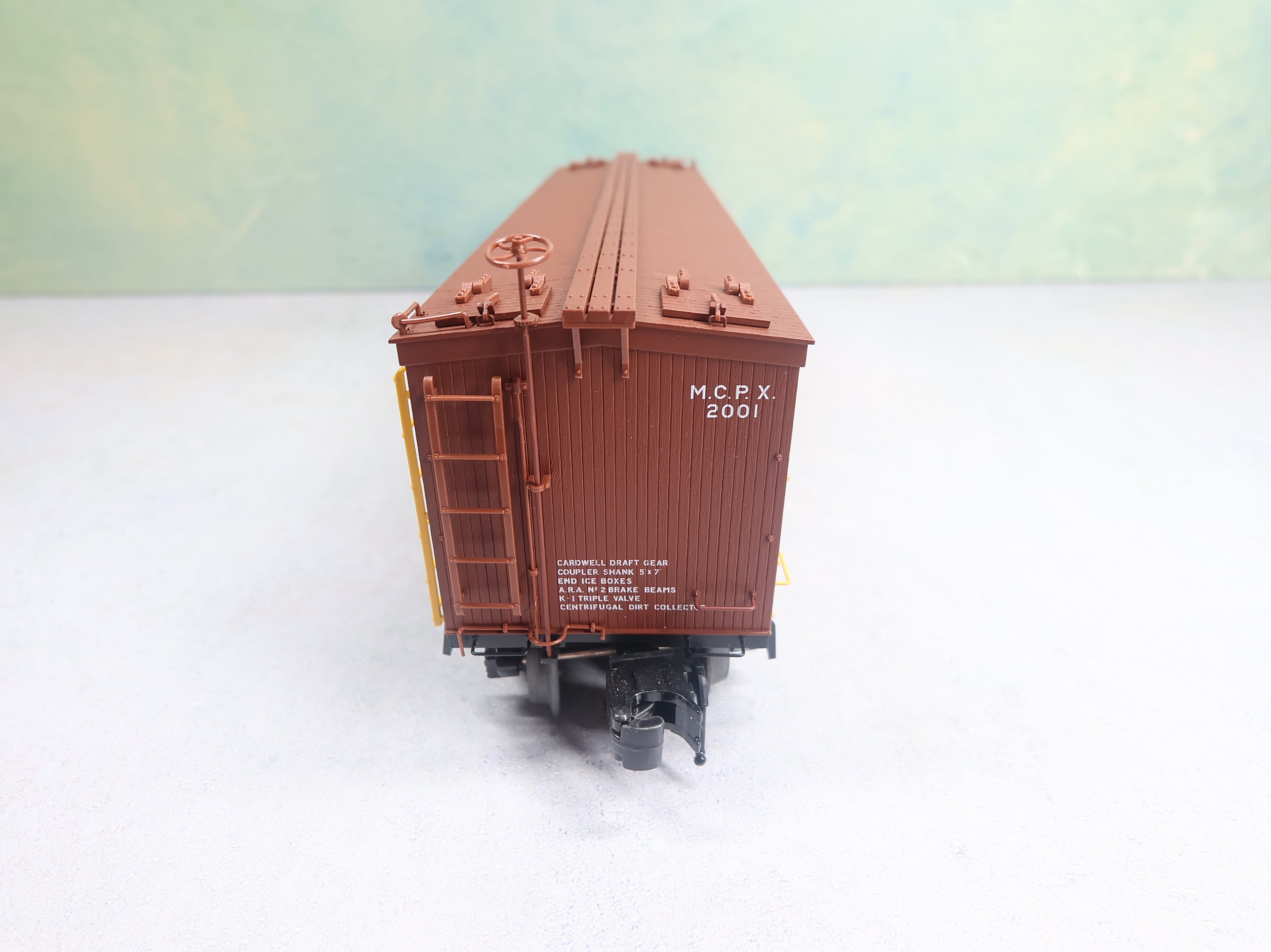 USED Atlas O Wooden Reefer Box Car Mandan Turkeys MCPX #2001