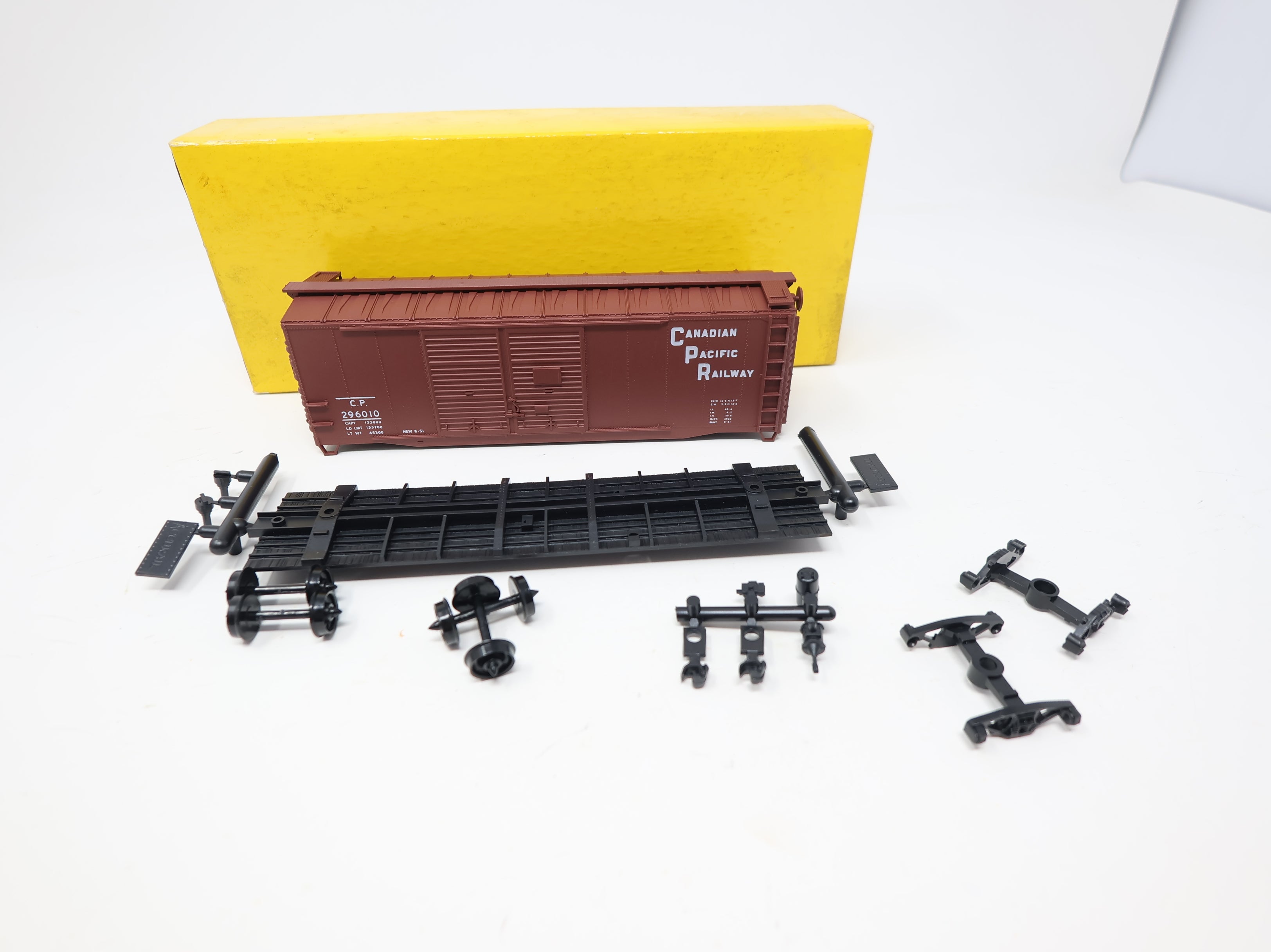 USED Accurail 3012 HO Scale 40' DD Steel Box Car Canadian Pacific CP #296010 KIT