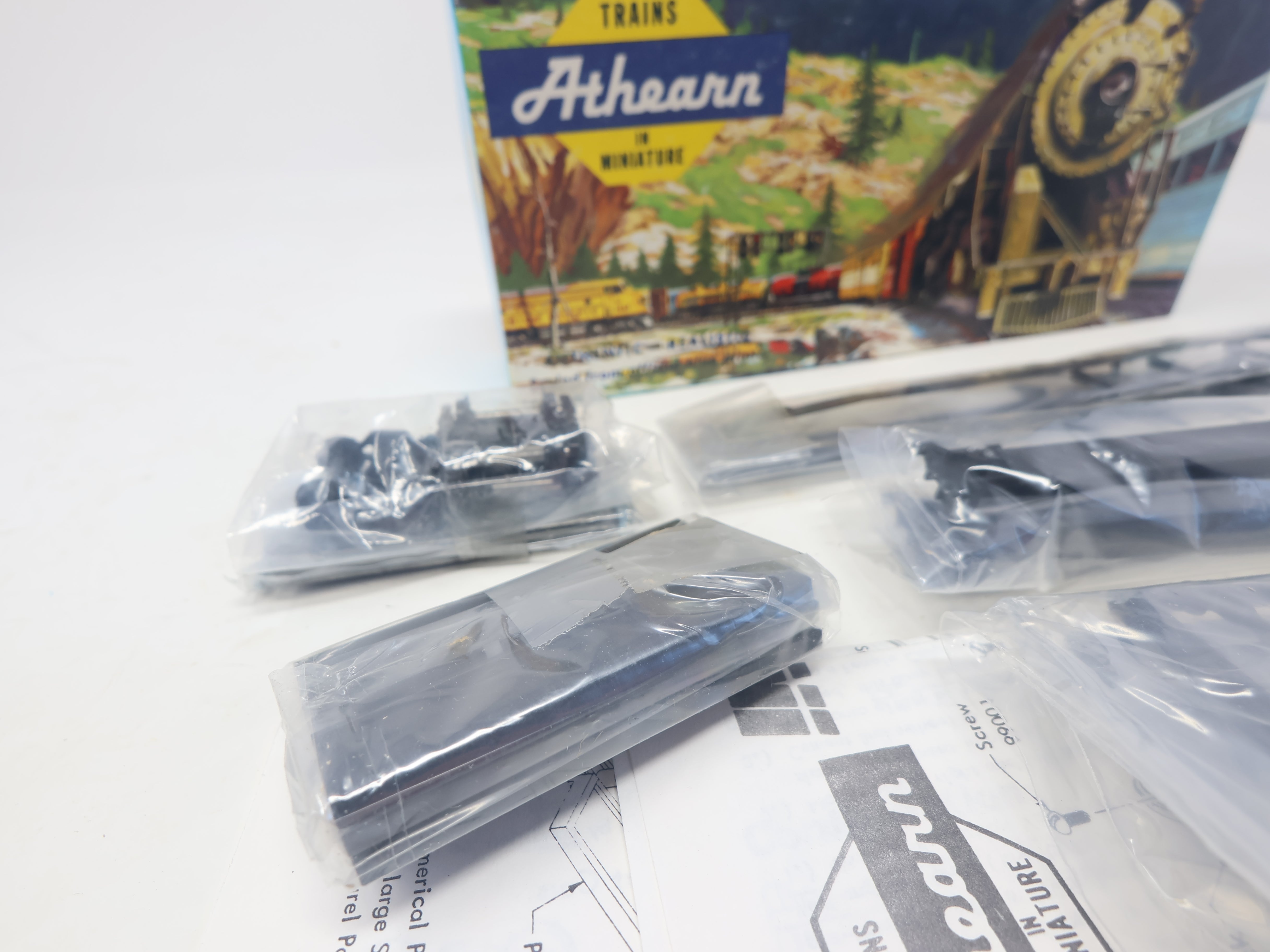 USED Athearn 5560 HO Scale, Impack Inter, Undecorated Black (KIT)