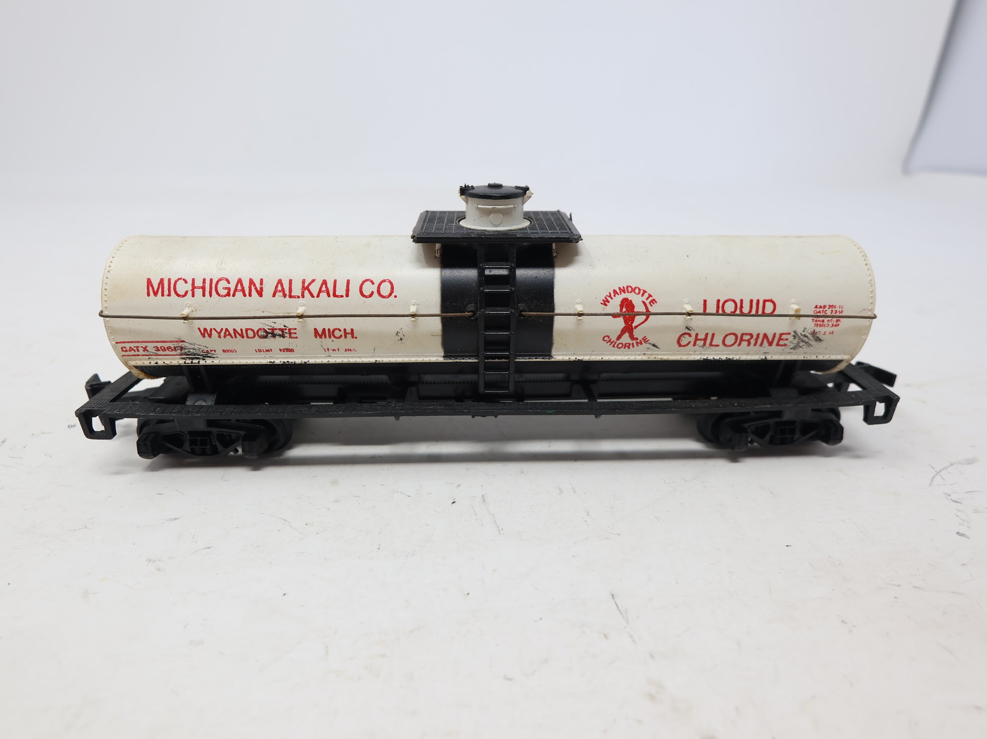 USED HO Scale Tank Car Michigan Alkali Co Liquid Chlorine GATX #39617