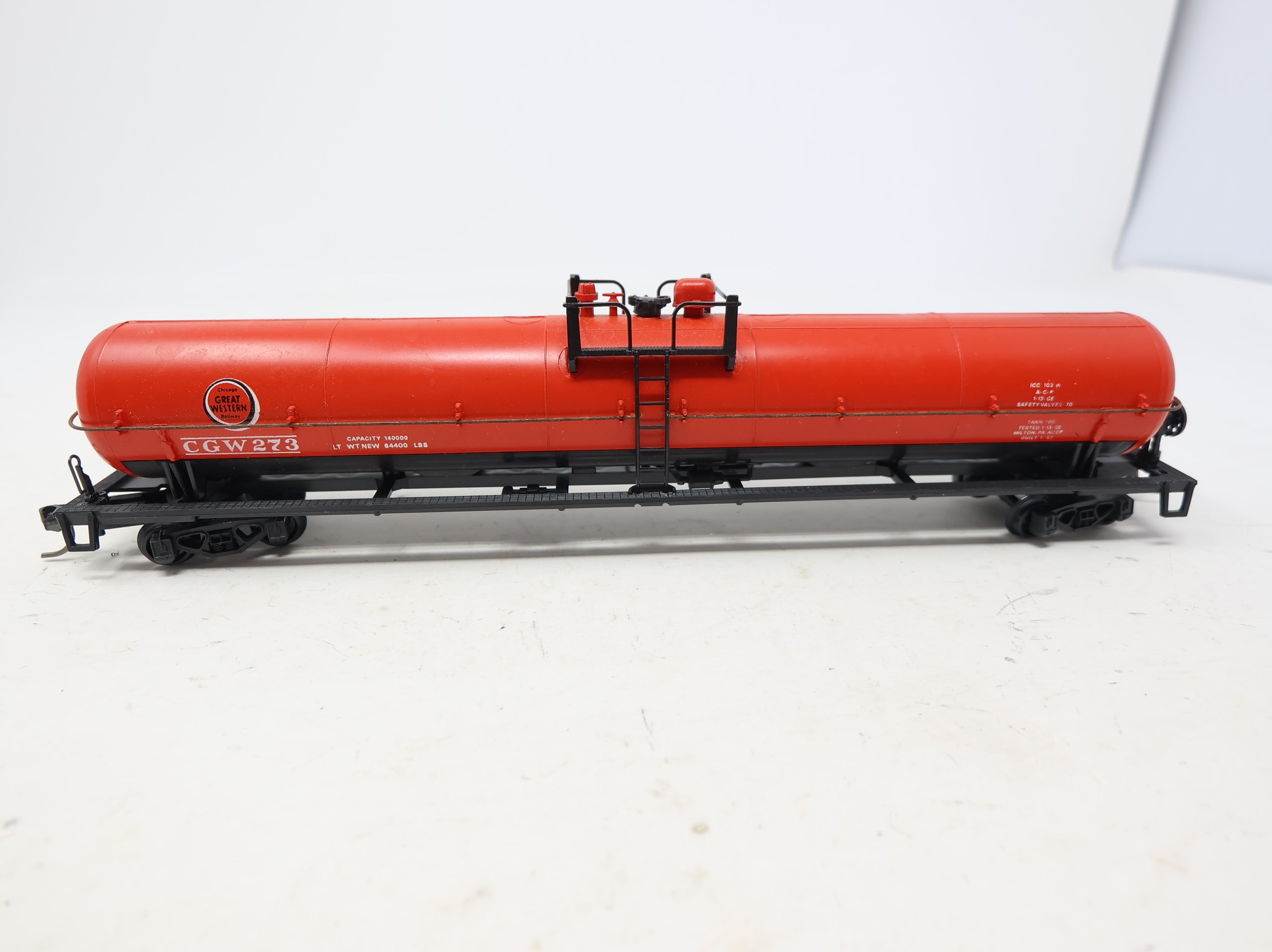 USED Lima HO Scale 60' Tank Car Chicago Great Western CGW #273