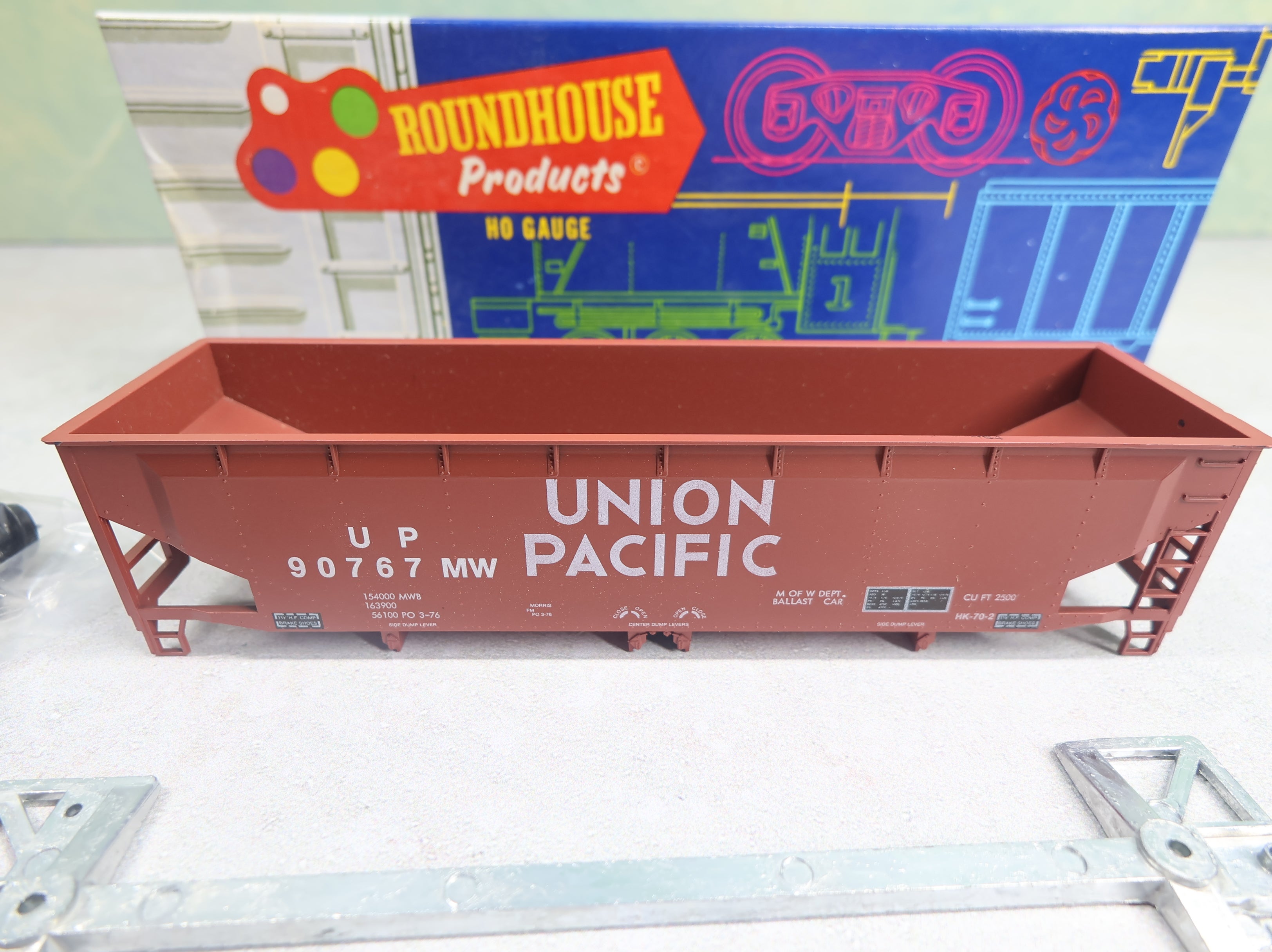 USED Roundhouse 1583 HO Scale Ballast Car Offset Side Union Pacific UP #90767 MOW KIT