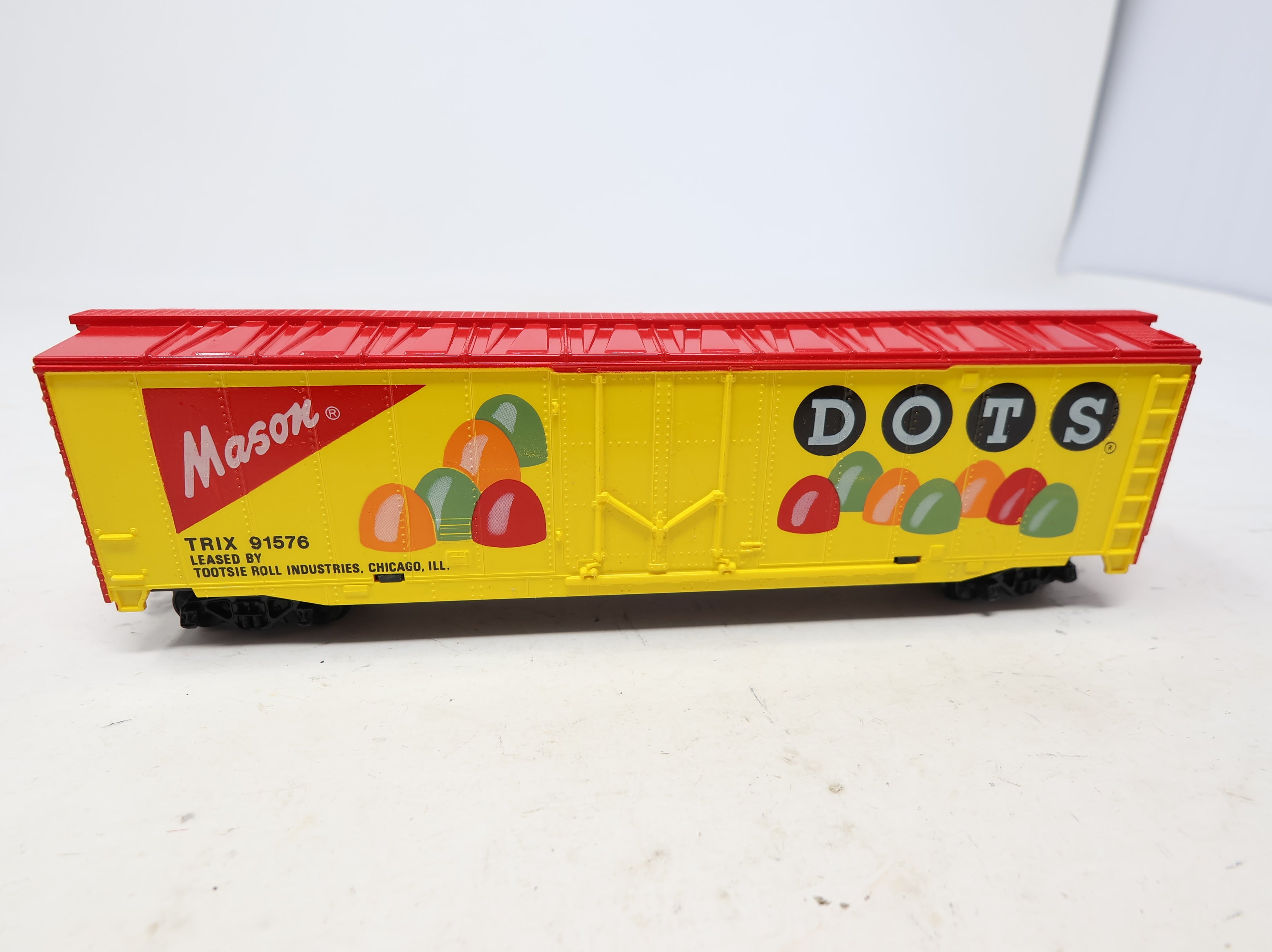 USED Tyco HO Scale 50' Billboard Box Car Dots Candy TRIX #91576