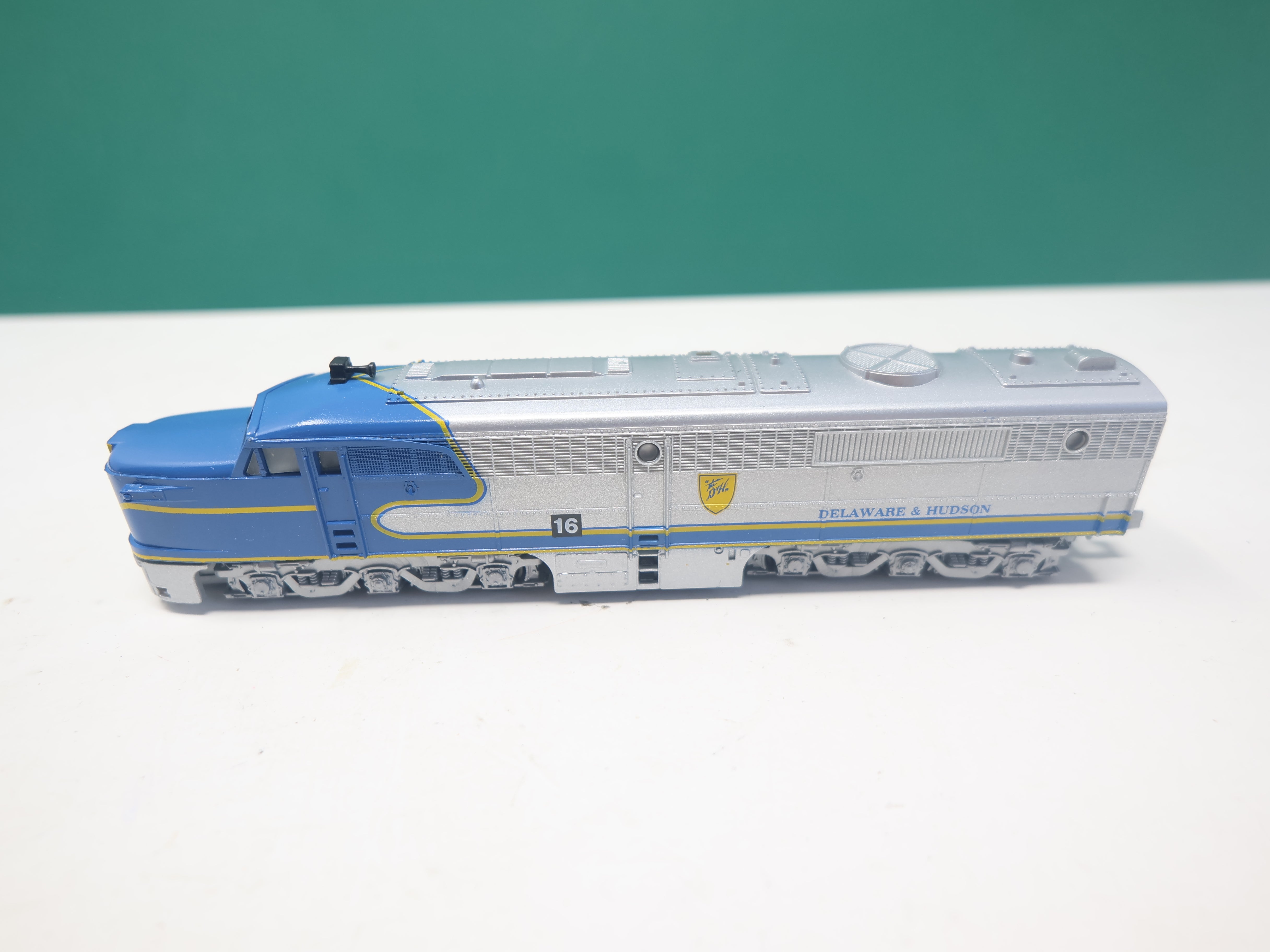 USED Con-Cor 0001-002011 N Scale, Alco PA-1 Diesel Locomotive, Delaware and Hudson D&H #16 (DC)