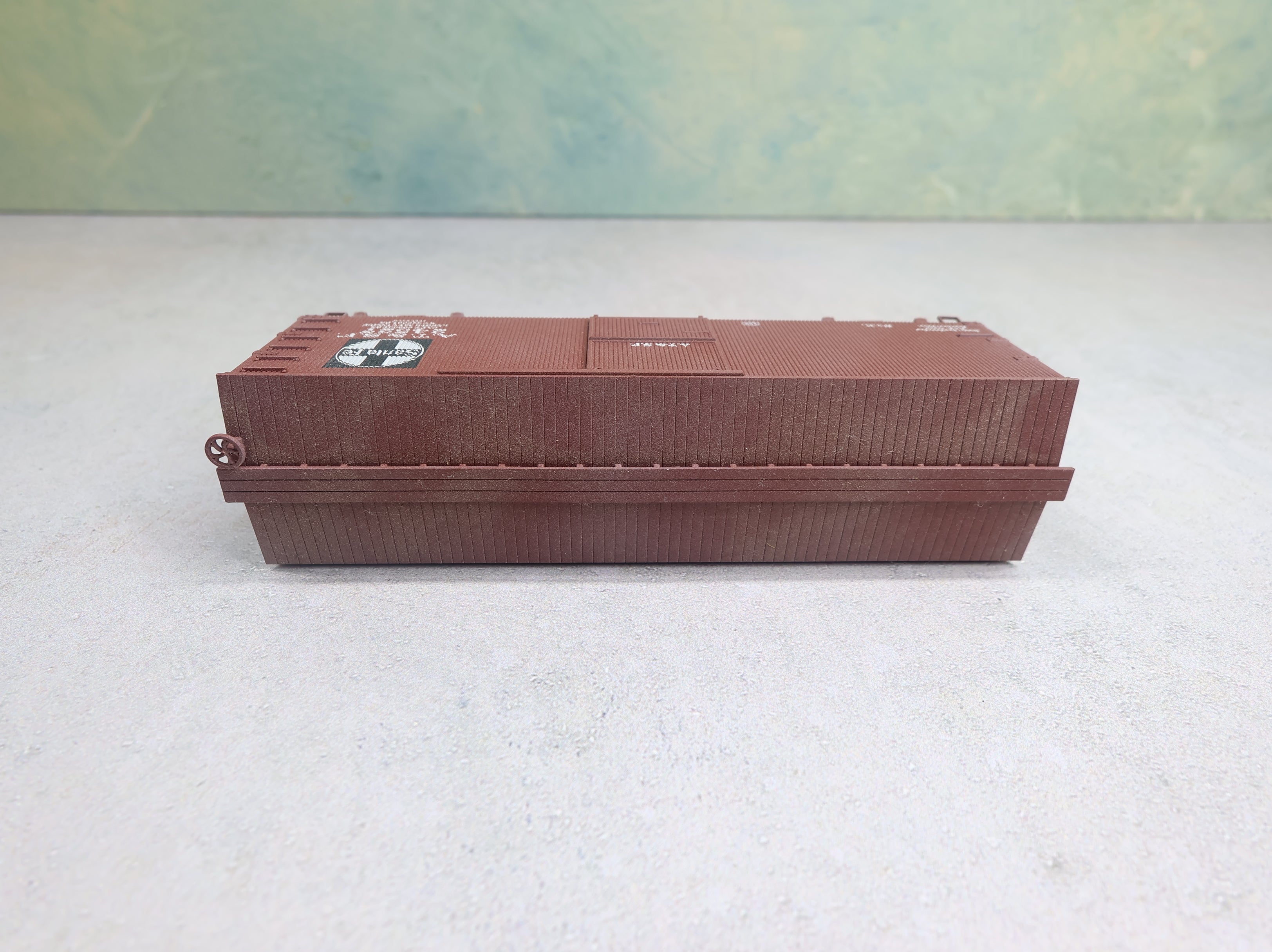 USED Athearn Roundhouse 84254 HO Scale 36' Wooden Box Car Santa Fe ATSF #24527