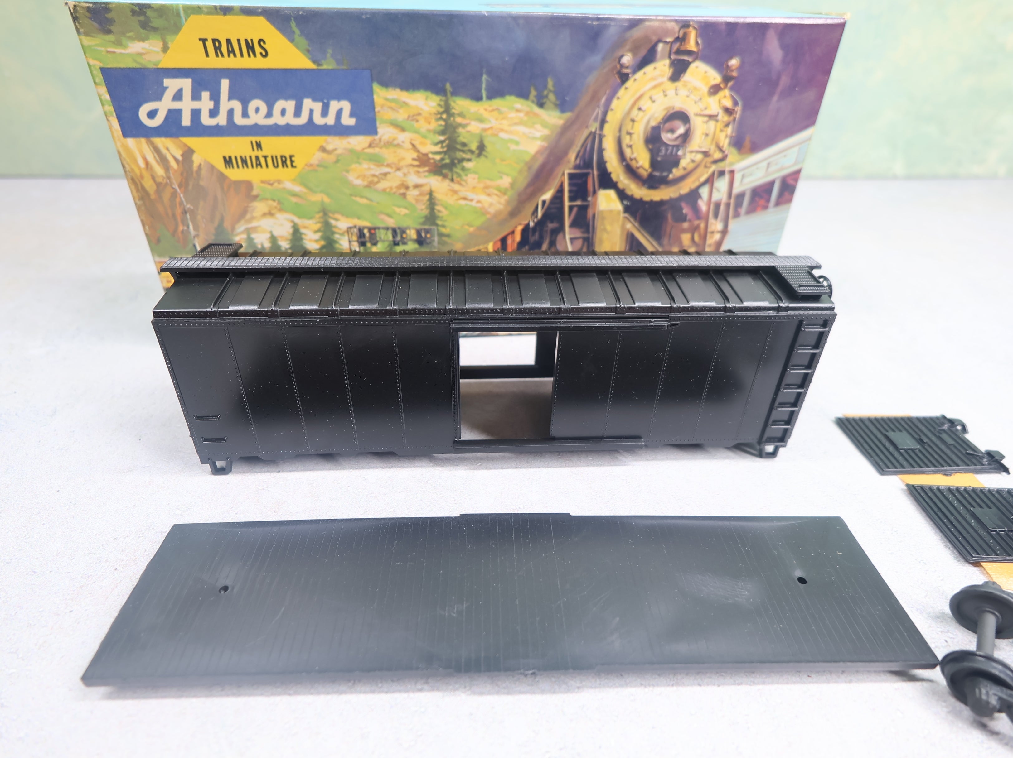 USED Athearn 1200 HO Scale 40' Box Car Undecorated Black KIT