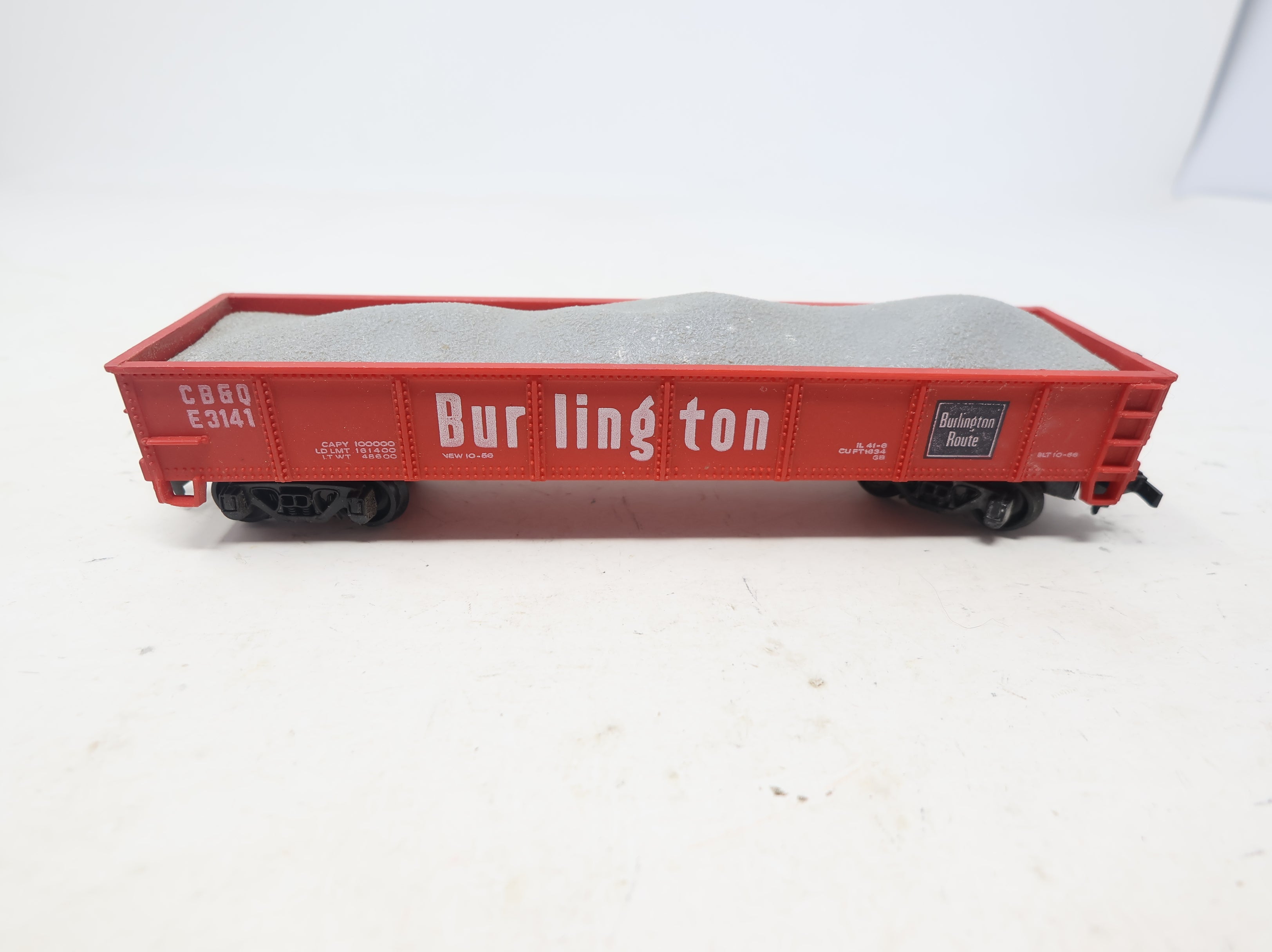 USED AHM HO Scale 40' Gondola Burlington CB&Q #E3141 w/ Rock Load