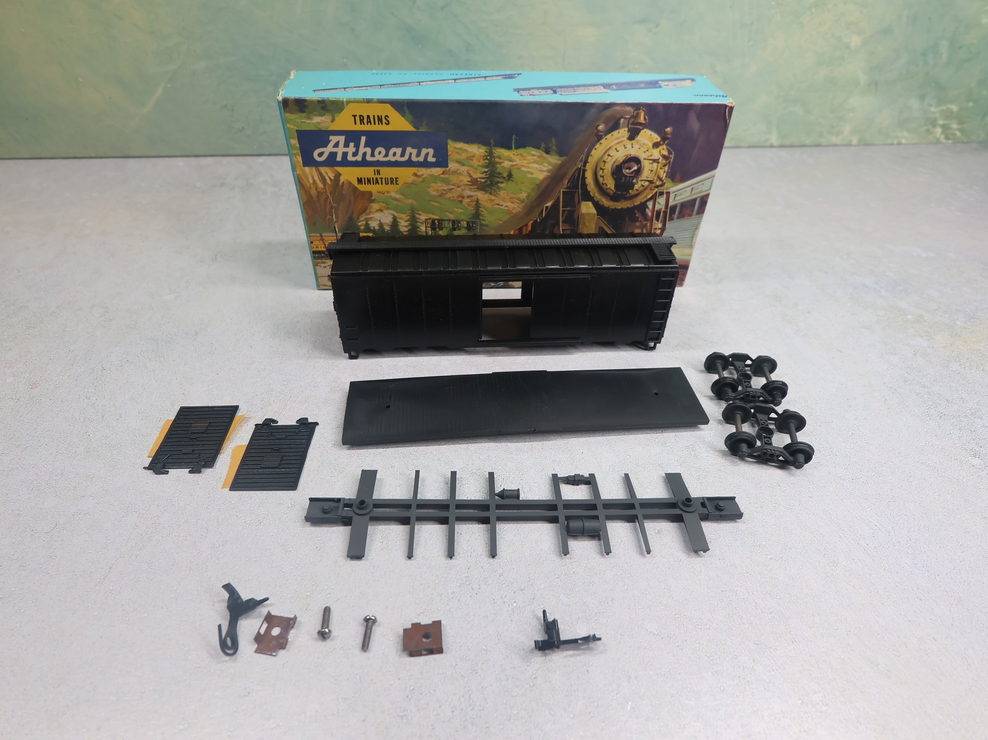 USED Athearn 1200 HO Scale 40' Box Car Undecorated Black KIT