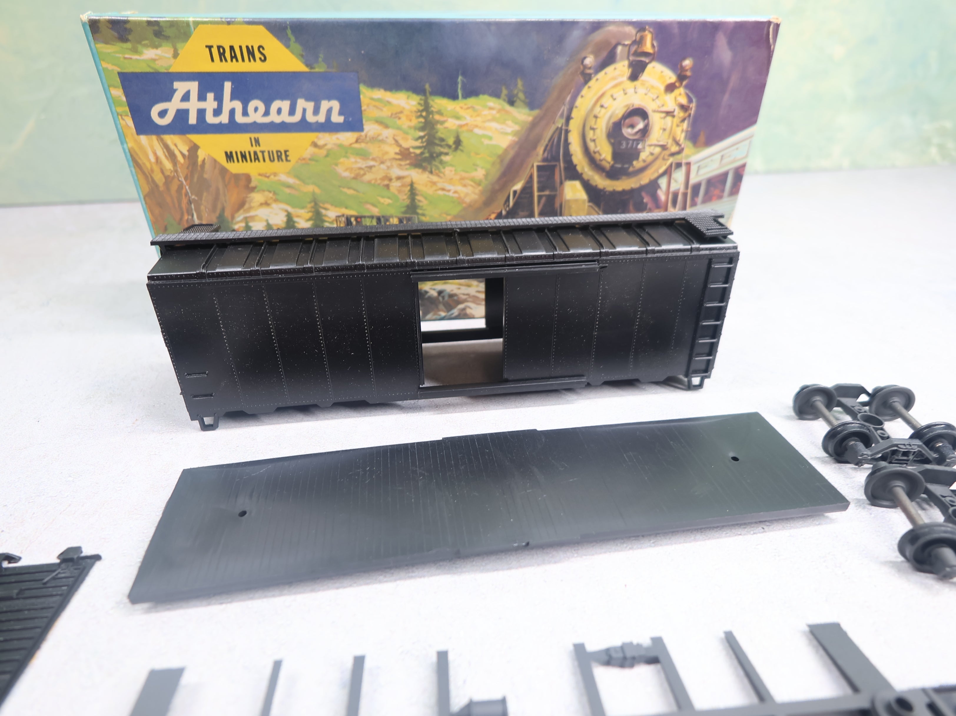 USED Athearn 1200 HO Scale 40' Box Car Undecorated Black KIT