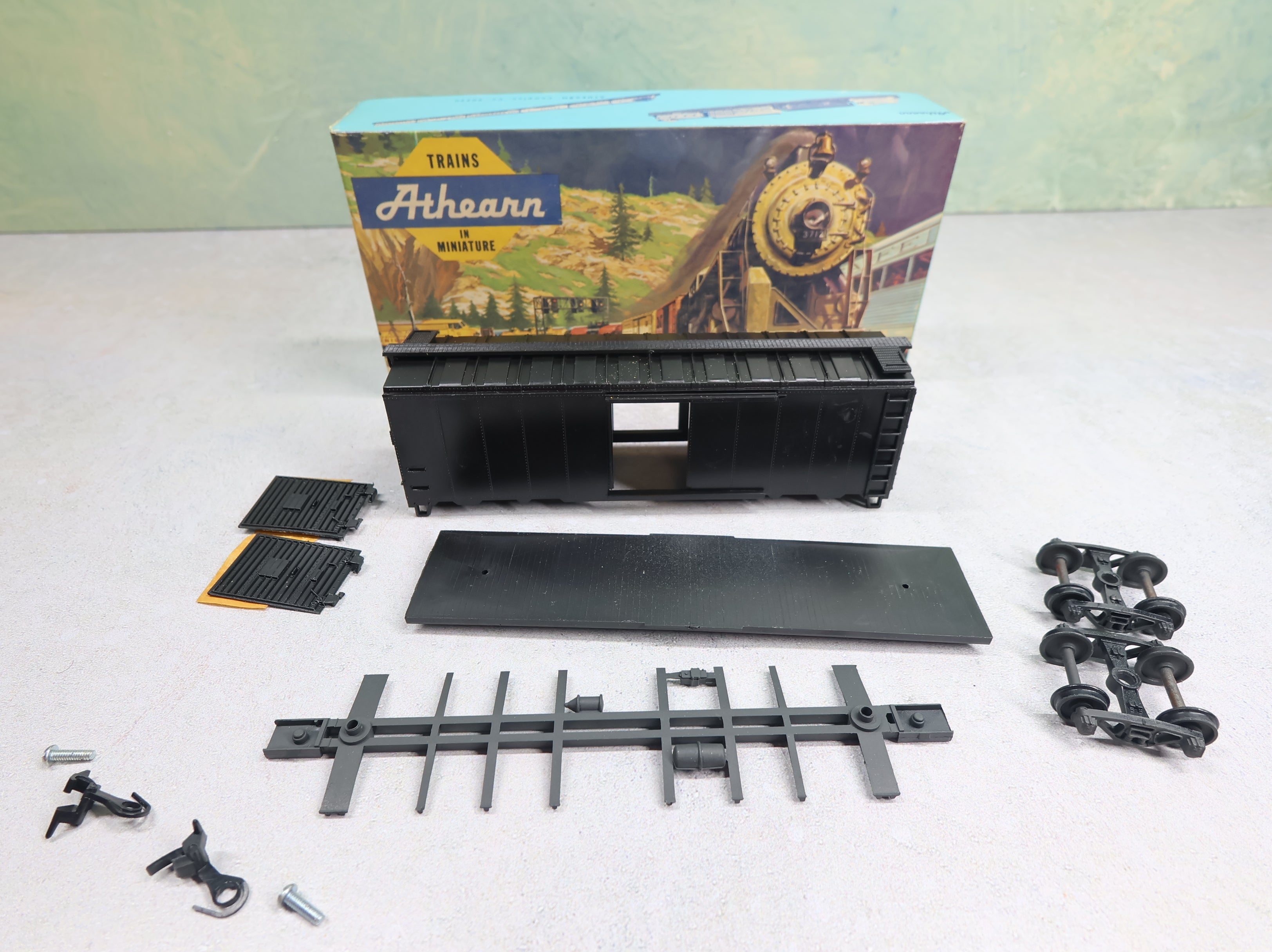 USED Athearn 1200 HO Scale 40' Box Car Undecorated Black KIT