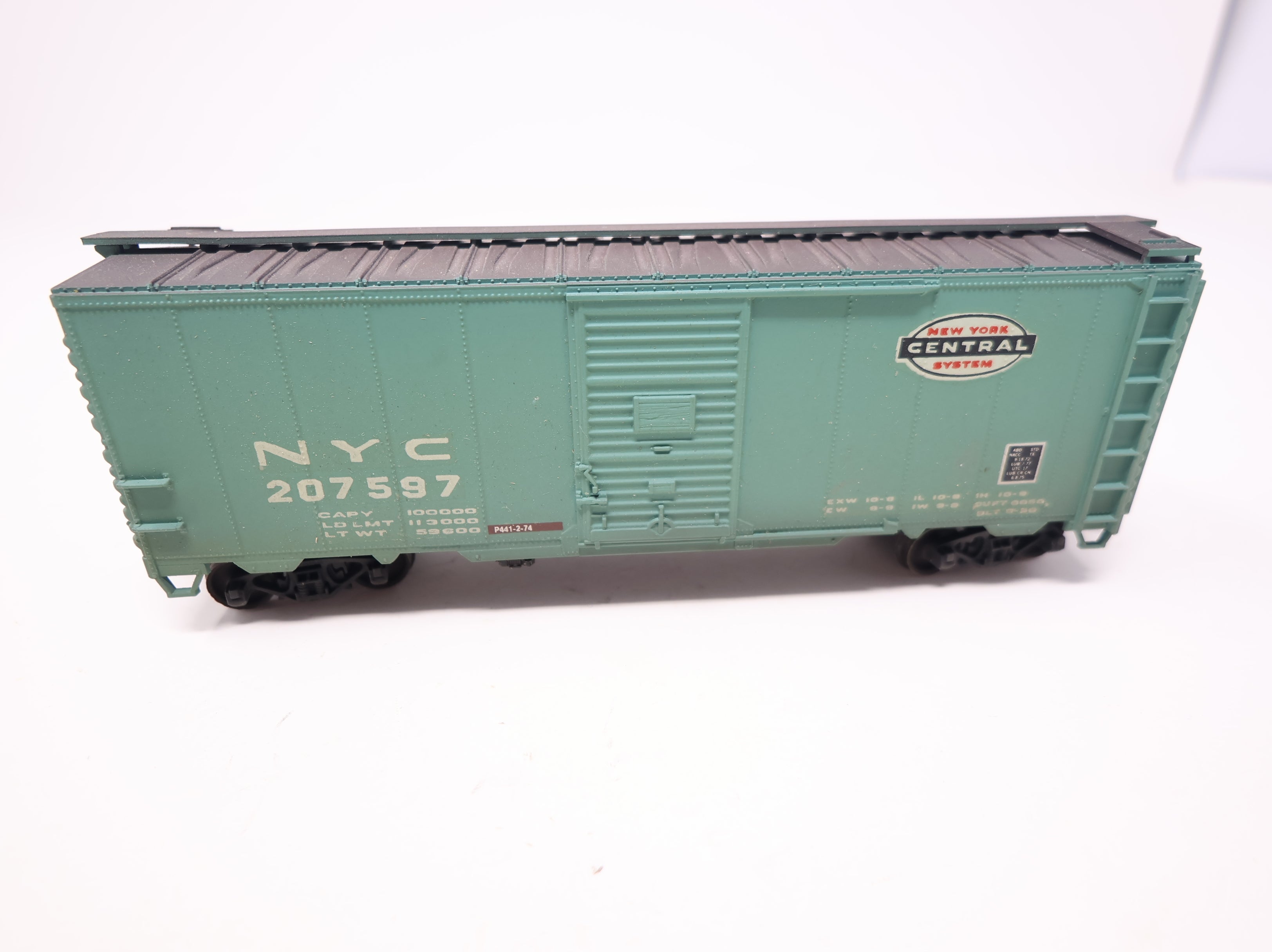 USED Accurail HO Scale 40' Box Car New York Central NYC #207597 Weathered Decal