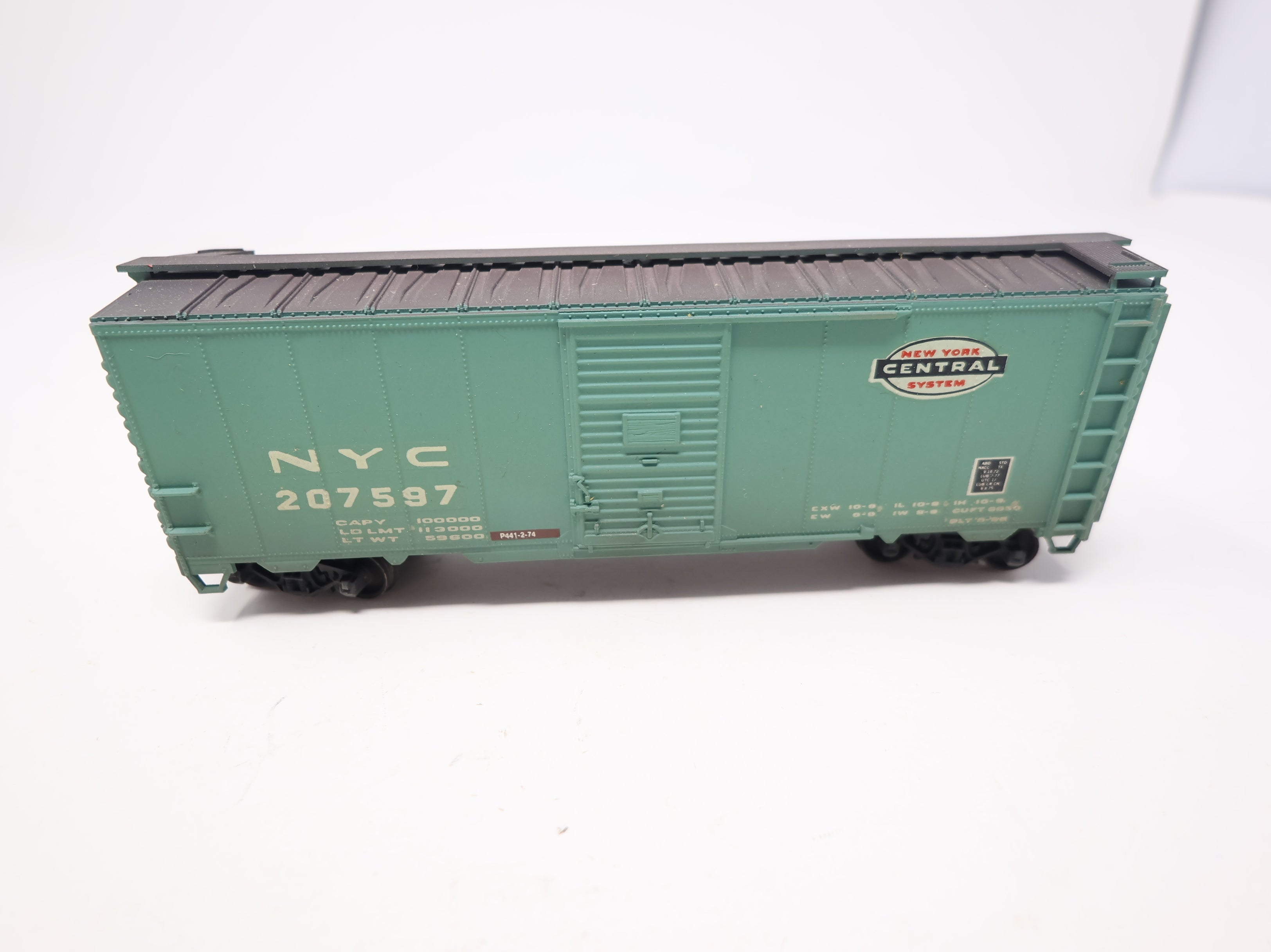 USED Accurail HO Scale 40' Box Car New York Central NYC #207597 Weathered Decal