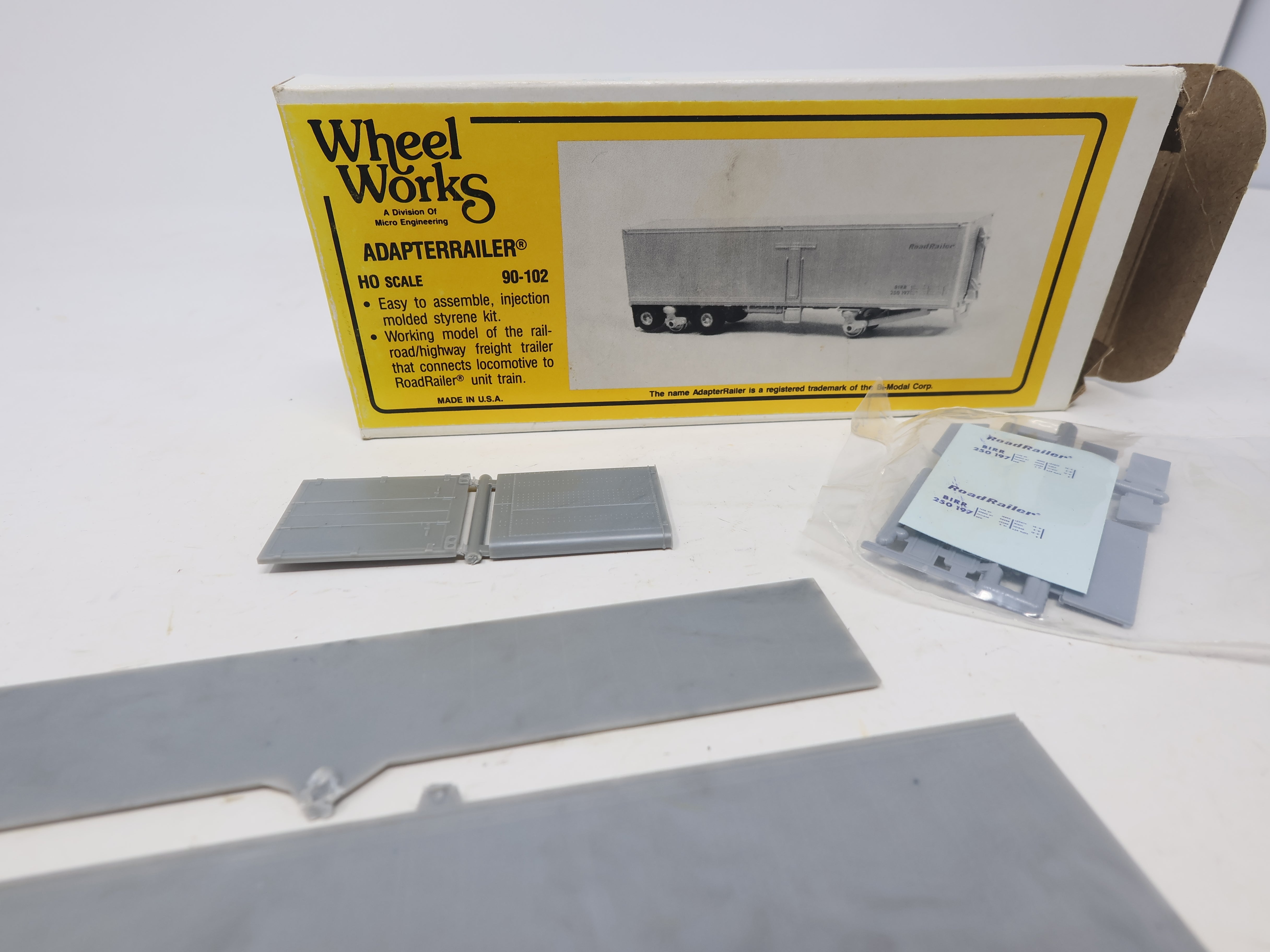 Wheel Works 90-102 HO Scale, Micro Engineering Adapterrailer RoadRailer (KIT)