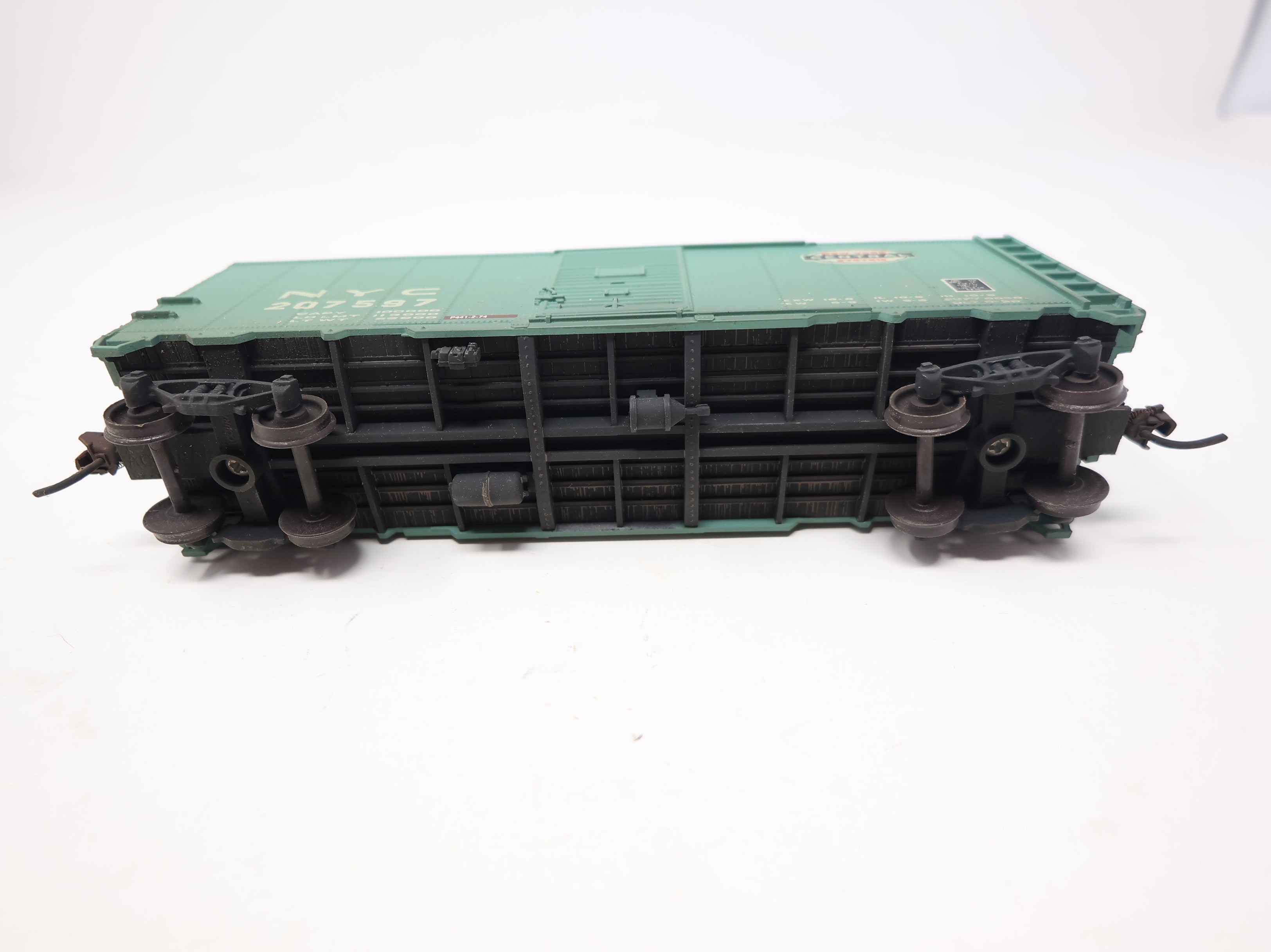 USED Accurail HO Scale 40' Box Car New York Central NYC #207597 Weathered Decal