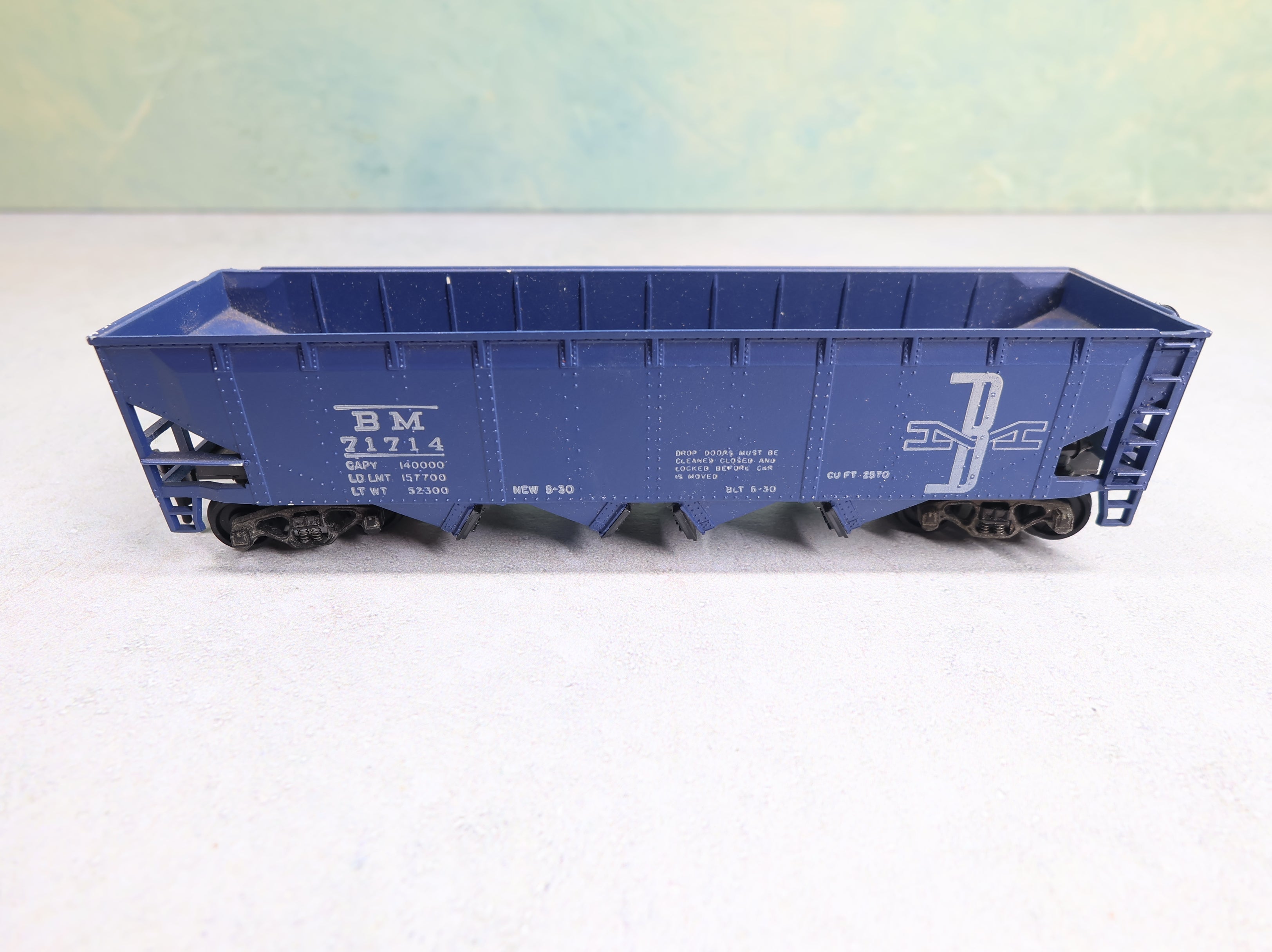 USED Athearn HO Scale Operating Quad Hopper Boston and Maine BM #71714