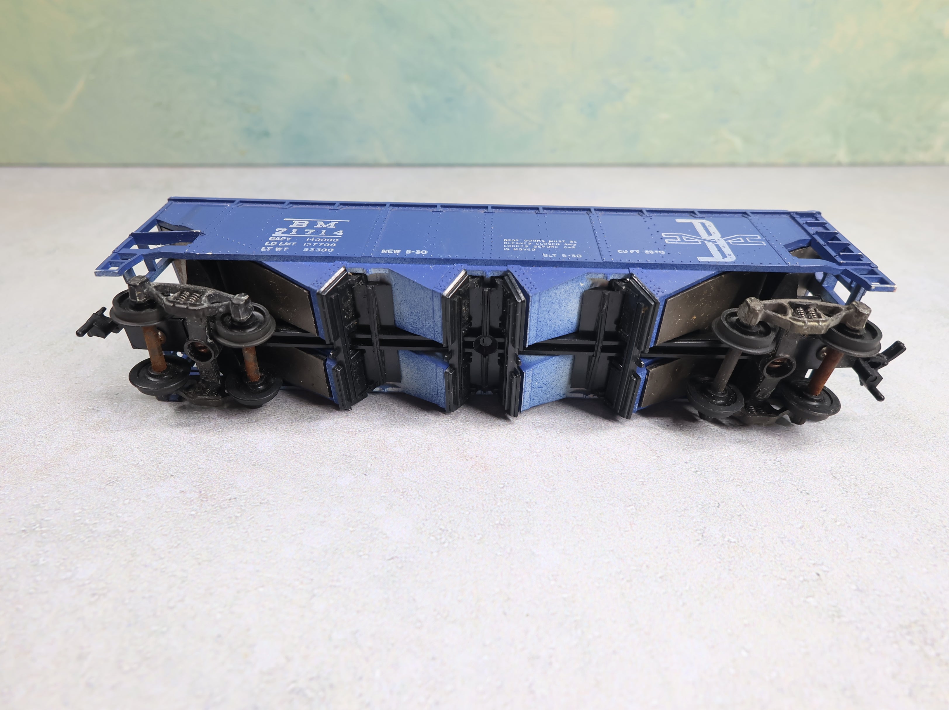 USED Athearn HO Scale Operating Quad Hopper Boston and Maine BM #71714