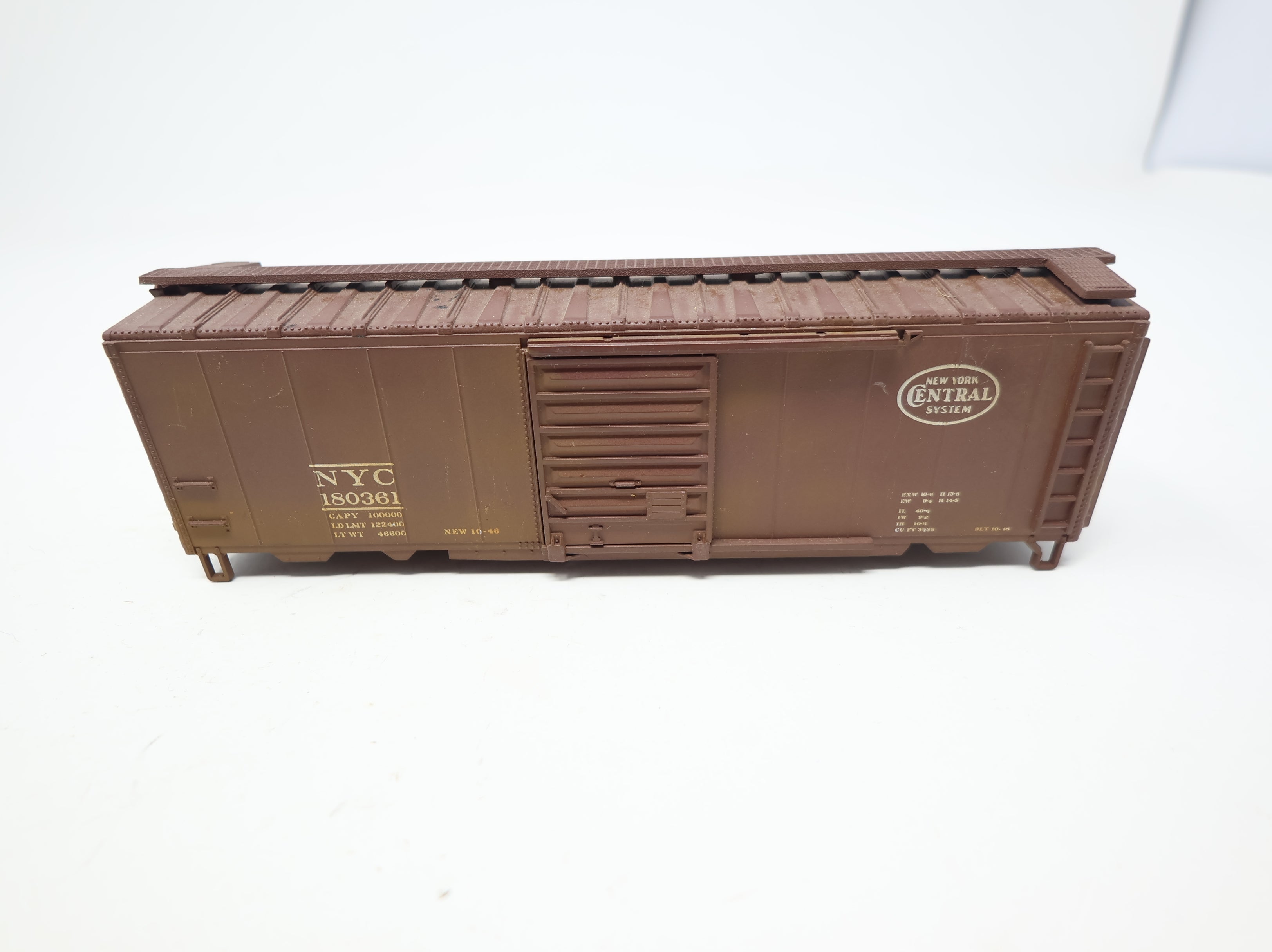 USED HO Scale 40' Box Car New York Central NYC #108361 Weathered