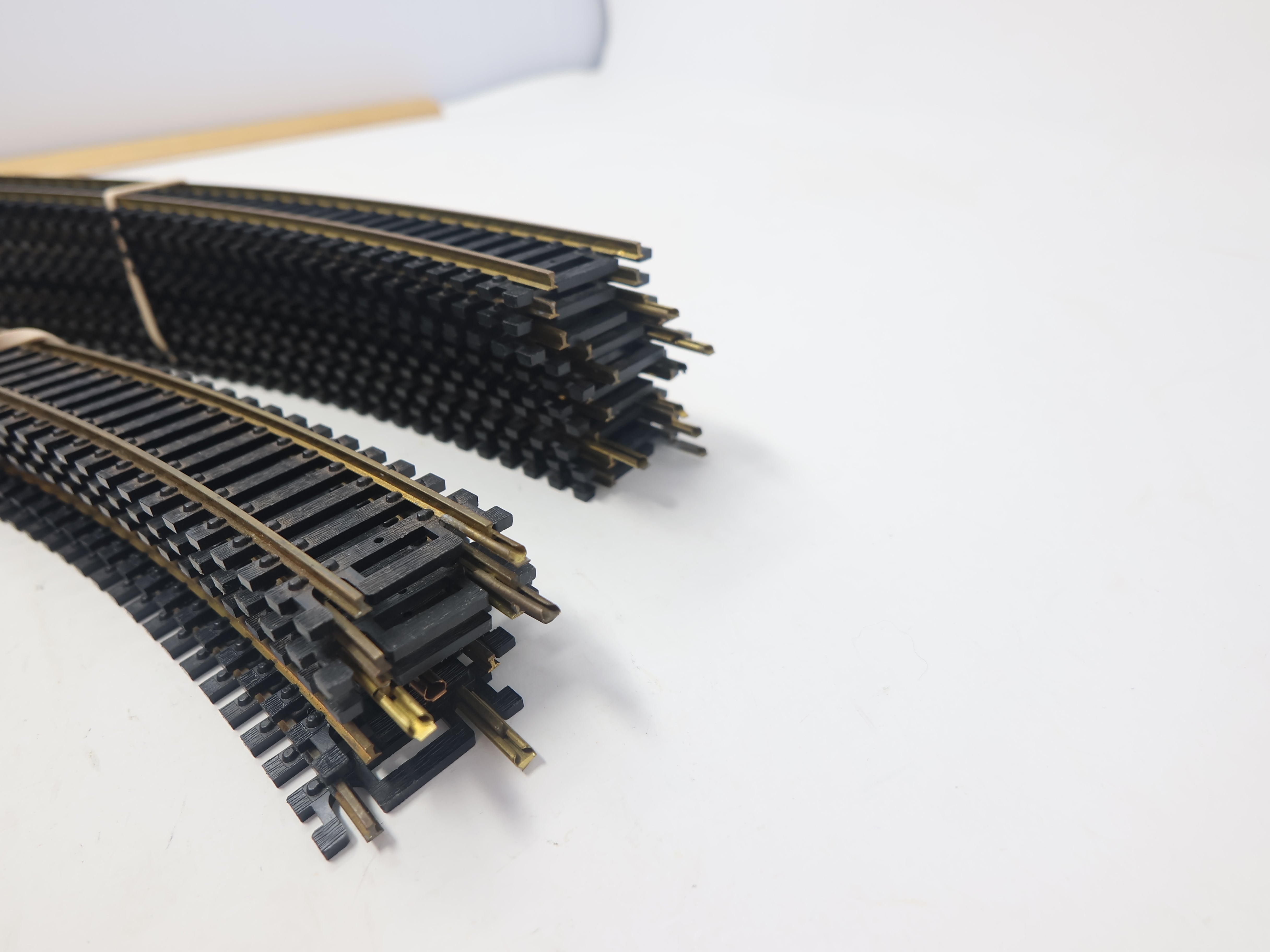 USED Tyco HO Scale, Lot of Brass Code 100 Track 18" Radius Curve