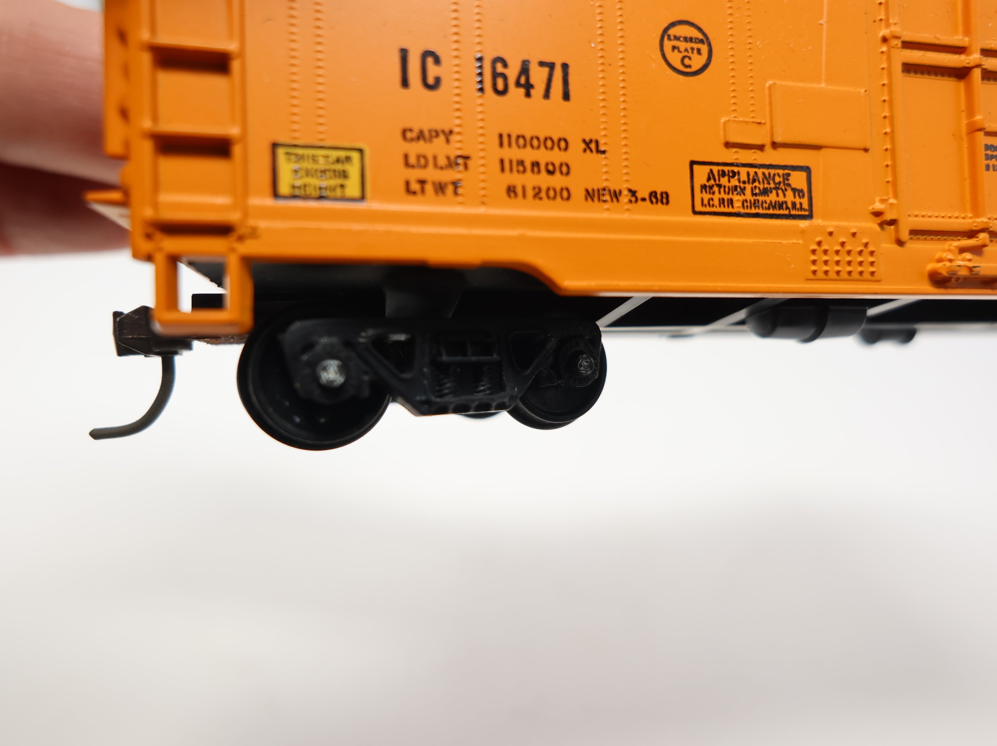 USED Athearn HO Scale 40' HI-Cube Box Car w/ Spinning Roller-Bearing Trucks Illinois Central IC #16471