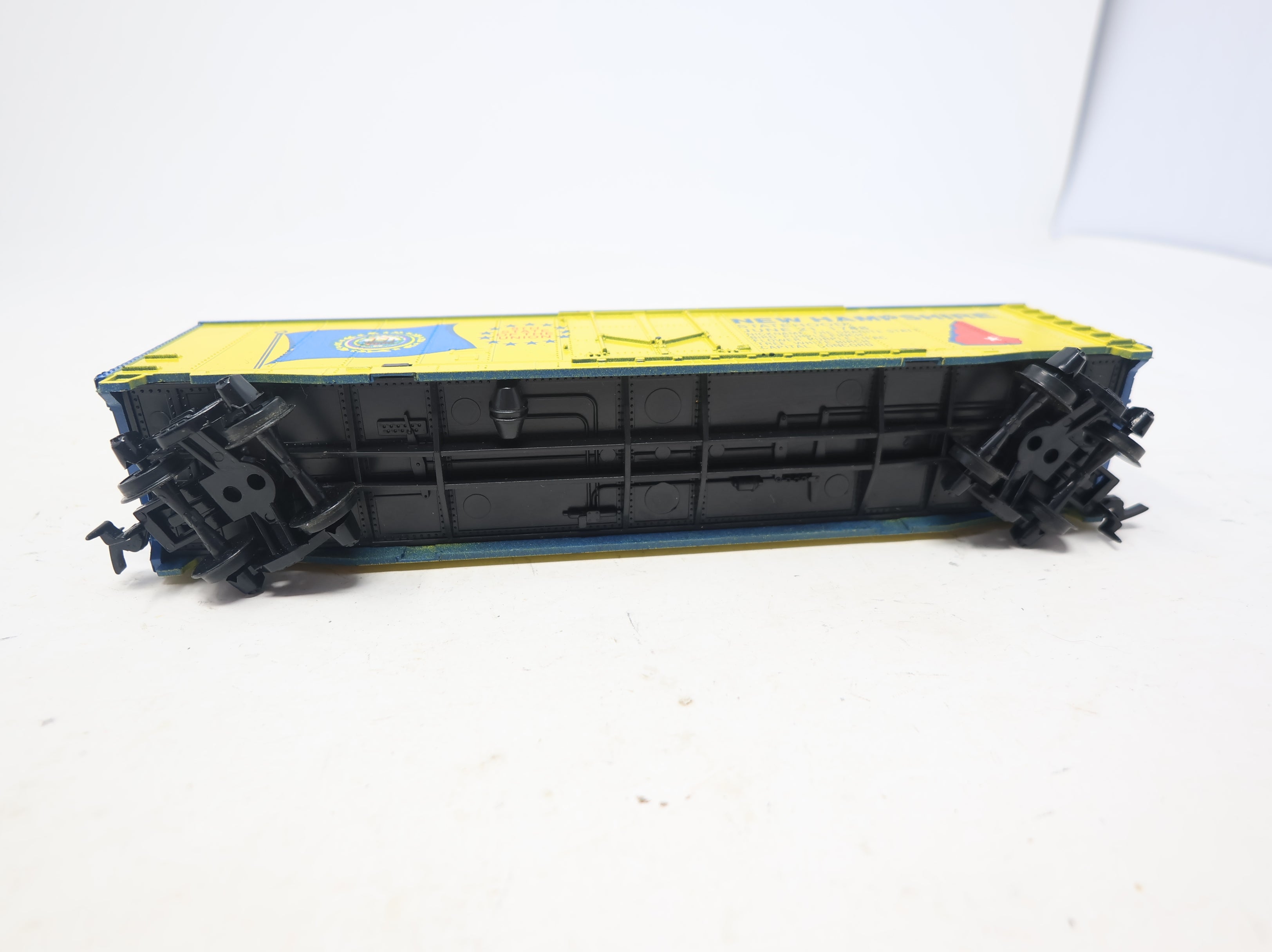 USED Tyco HO Scale 50' SD Box Car New Hampshire State Car