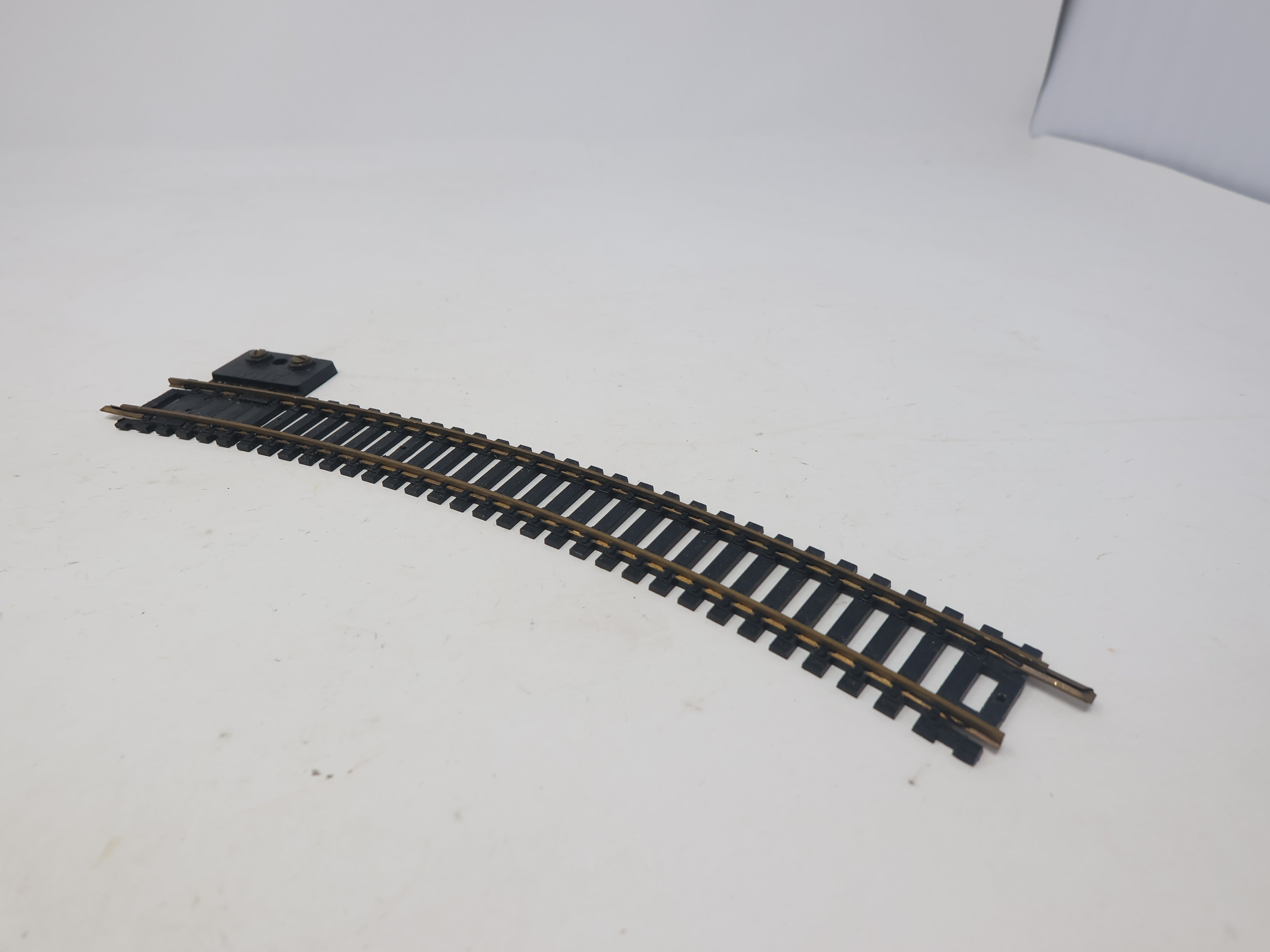 USED Atlas HO Scale, Terminal Track Brass Code 100 Track 18" Radius Curve