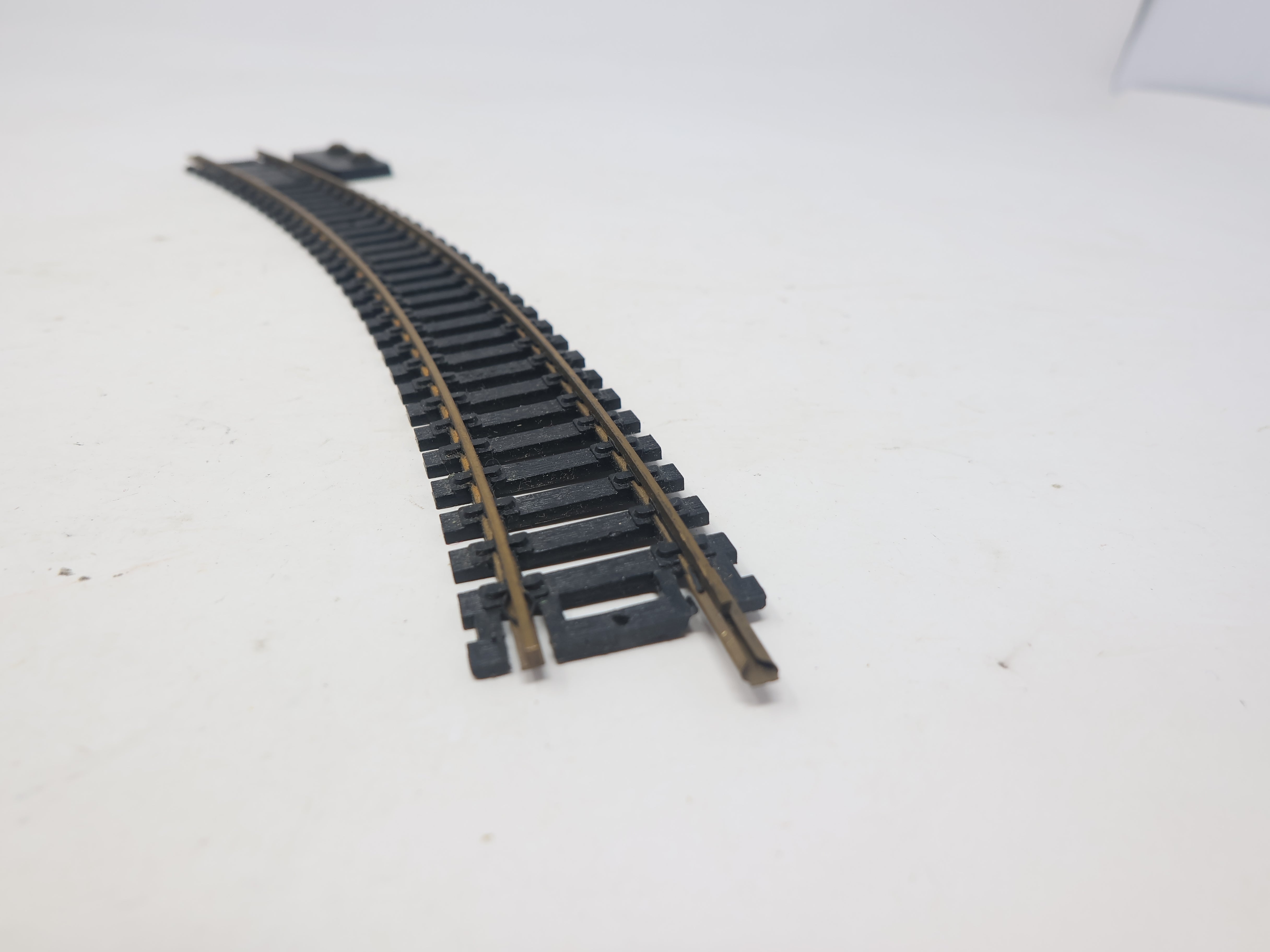 USED Atlas HO Scale, Terminal Track Brass Code 100 Track 18" Radius Curve