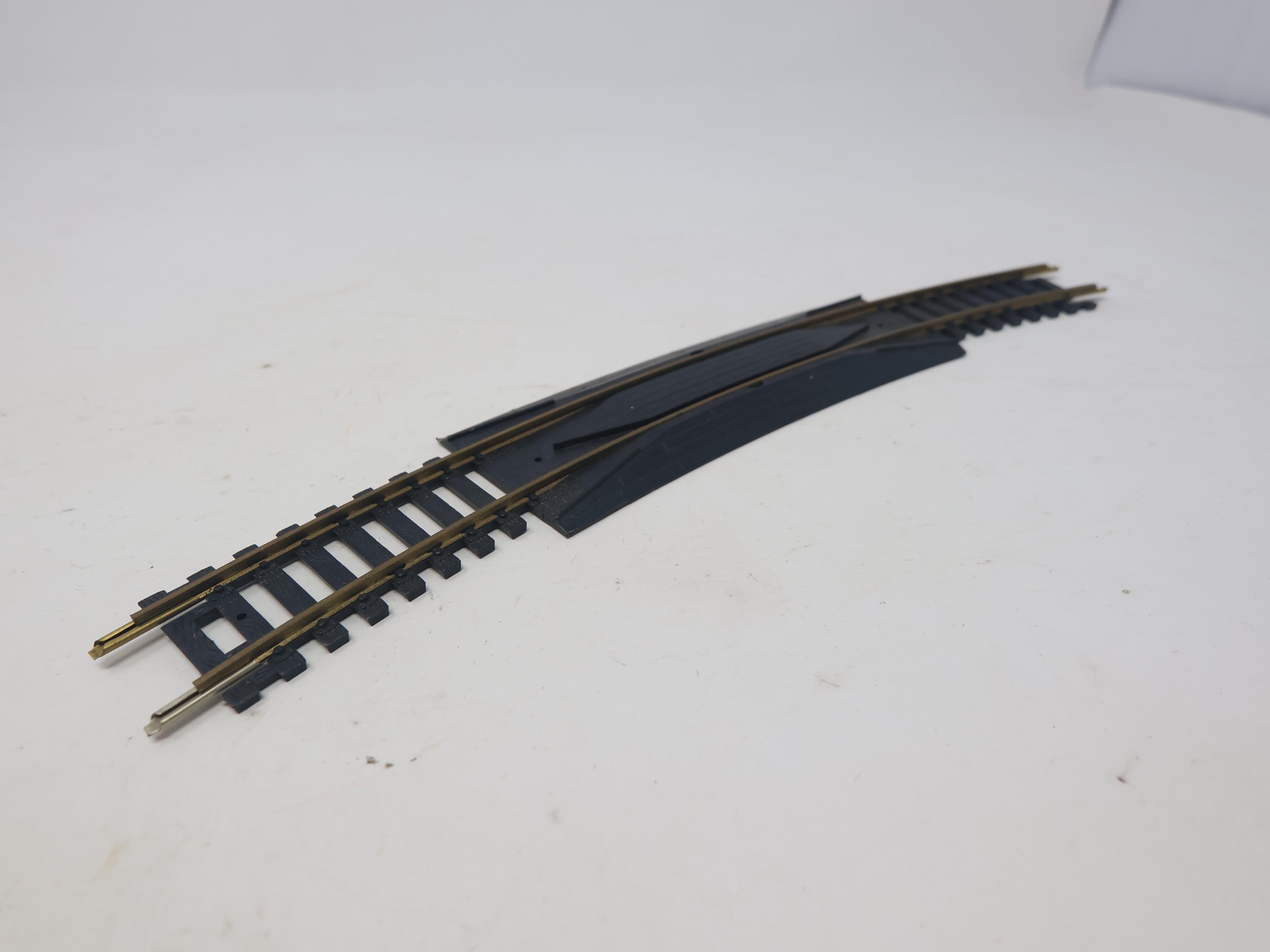 USED HO Scale, Rerailer Track Brass Code 100 Track 18" Radius Curve