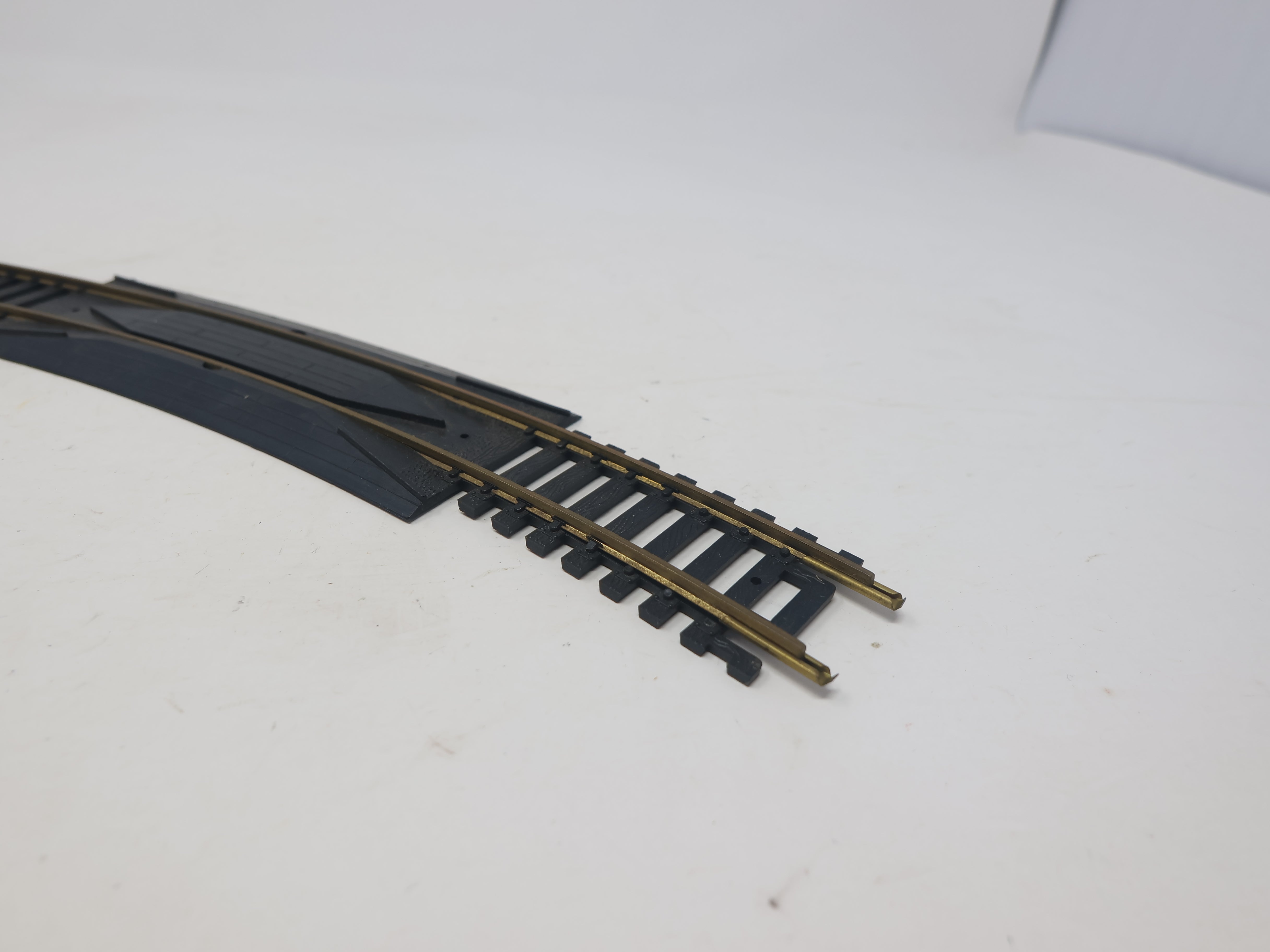 USED HO Scale, Rerailer Track Brass Code 100 Track 18" Radius Curve