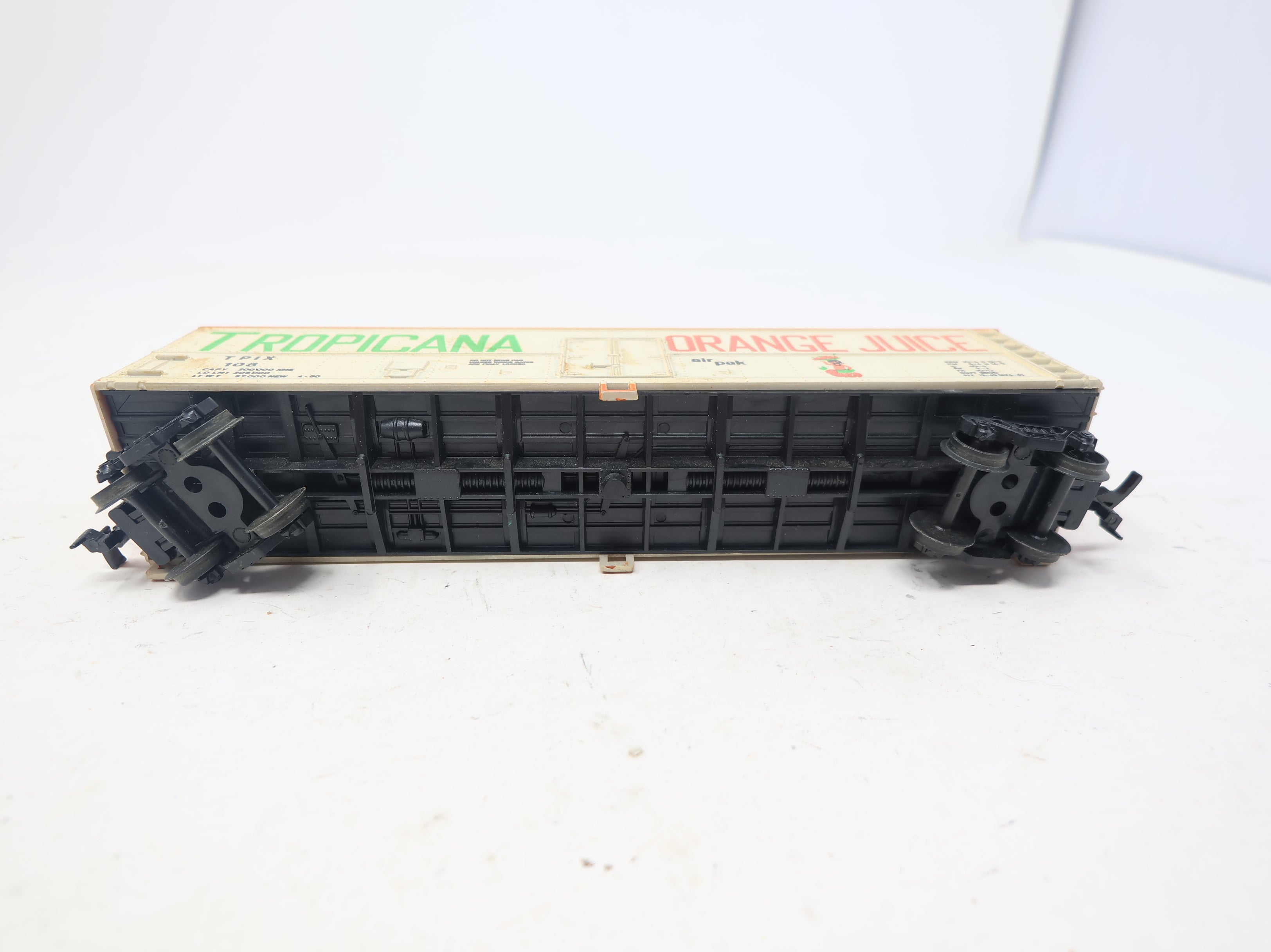 USED HO Scale 50' Box Car Tropicana TPIX #106