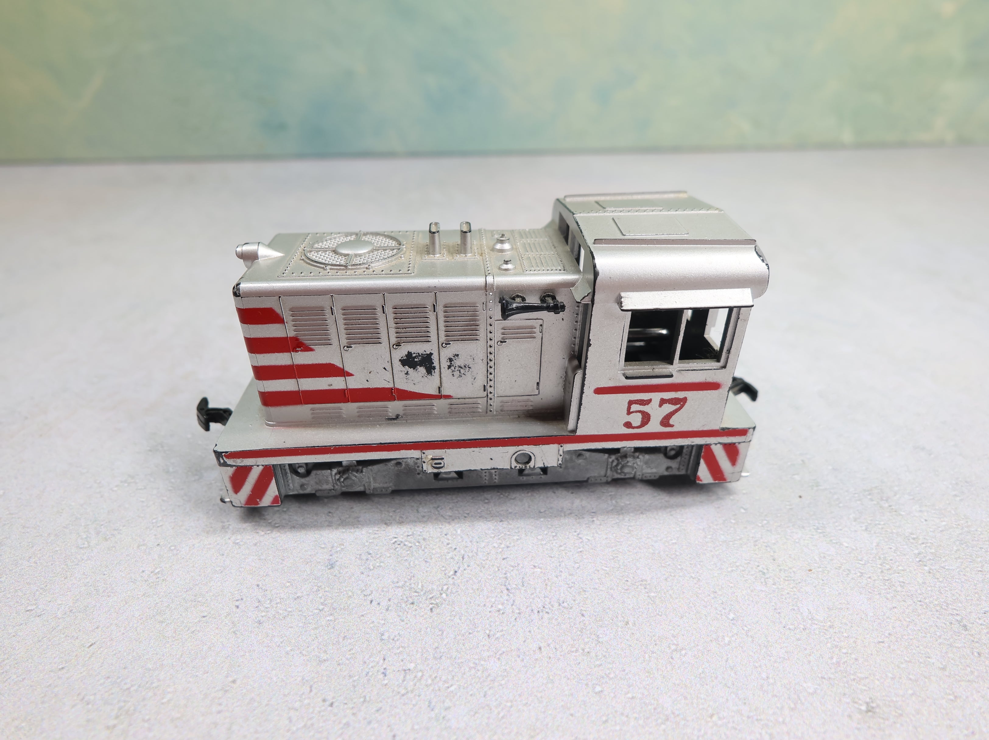 USED Athearn HO Scale Hustler Switcher Diesel Locomotive #57 Parts/Repairs DC