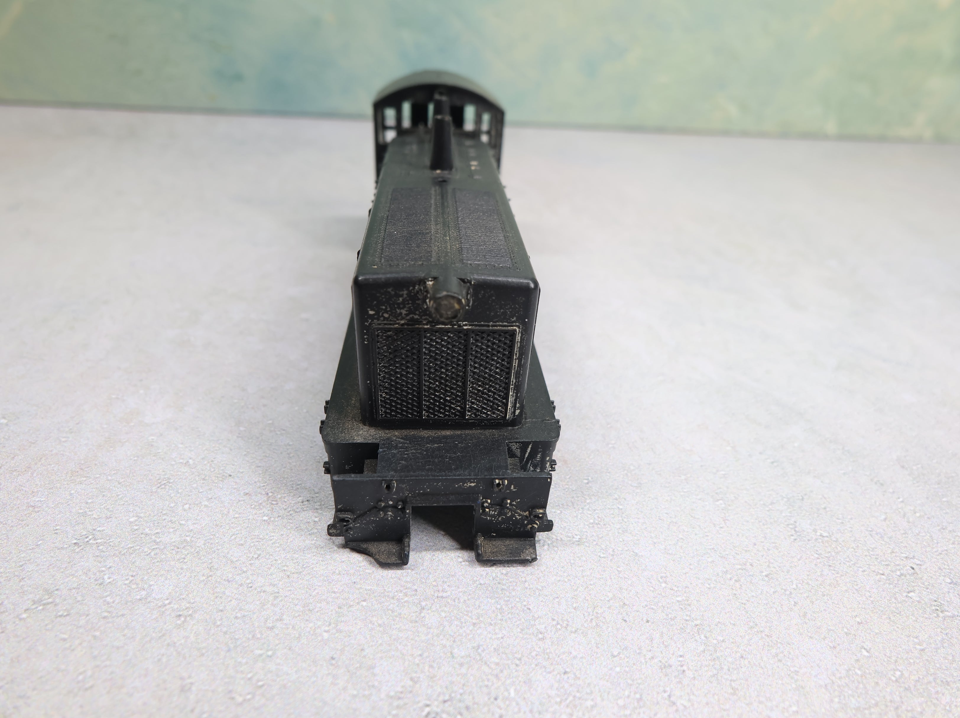 USED Athearn HO Scale SW1500 Diesel Locomotive Black Undecorated Shell Only