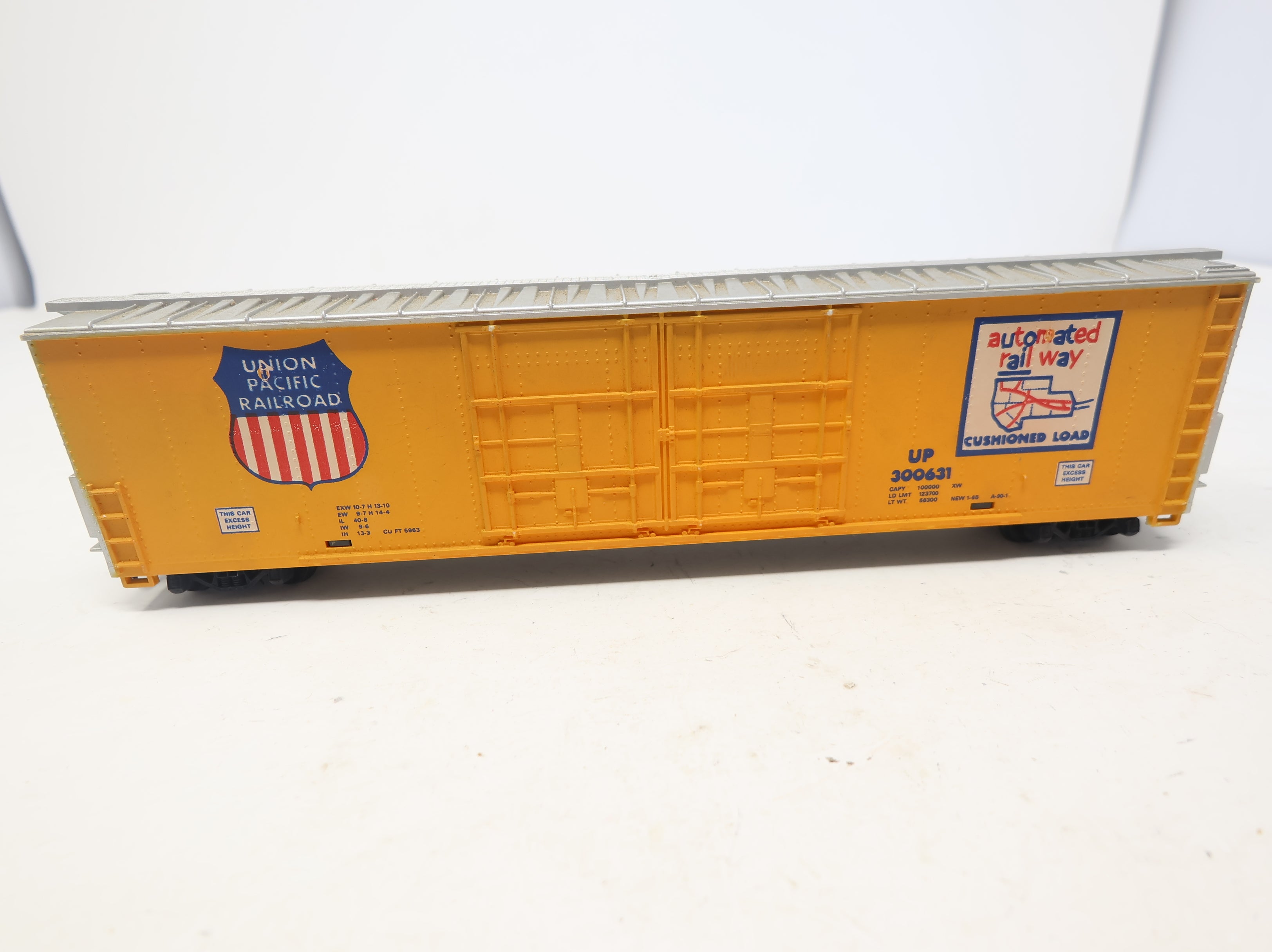 USED Tyco HO Scale 60' Box Car Union Pacific UP #300631