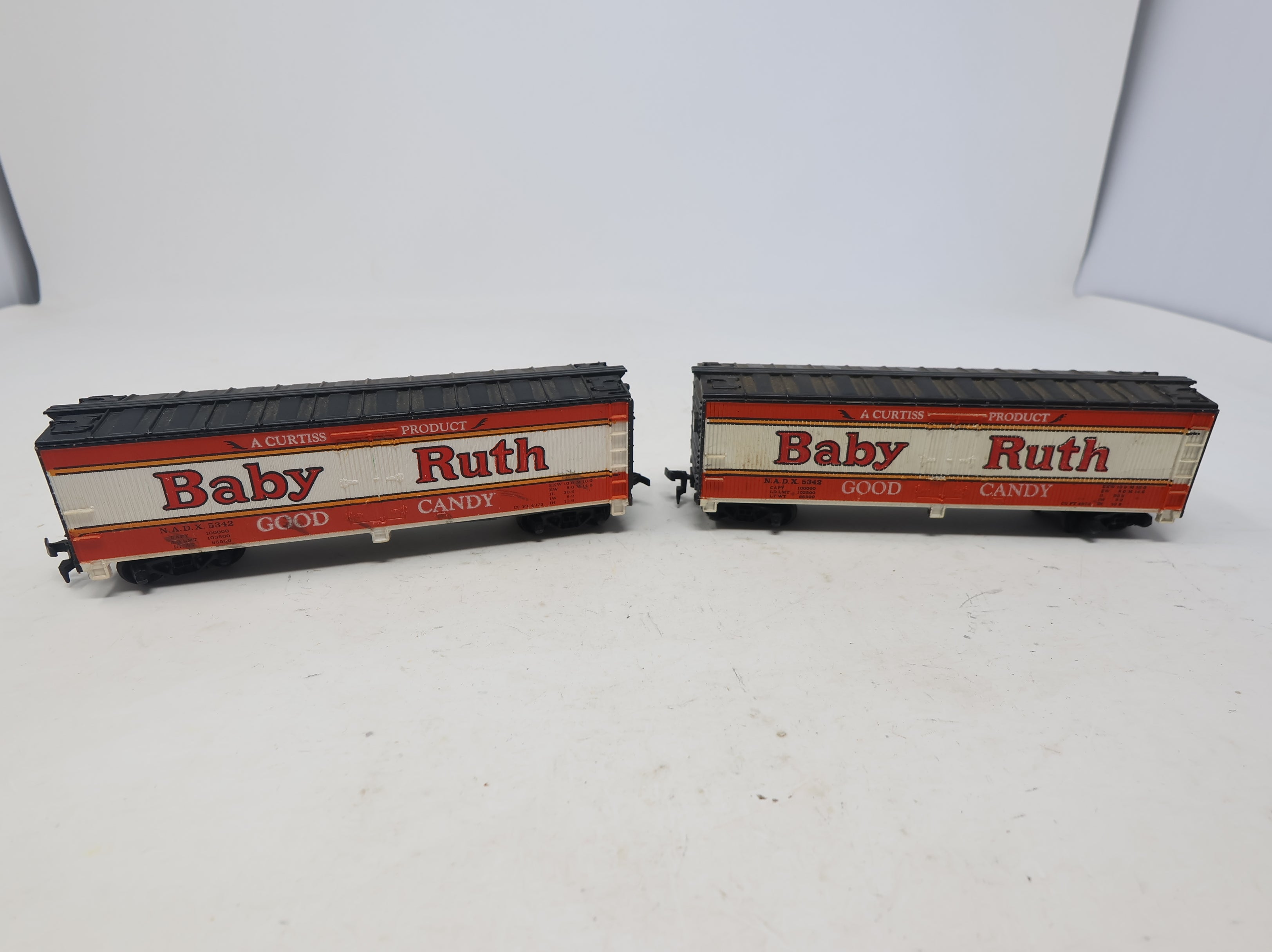 USED Tyco HO Scale 40' Reefer Baby Ruth NADX #5342 Needs Work (2 pcs)