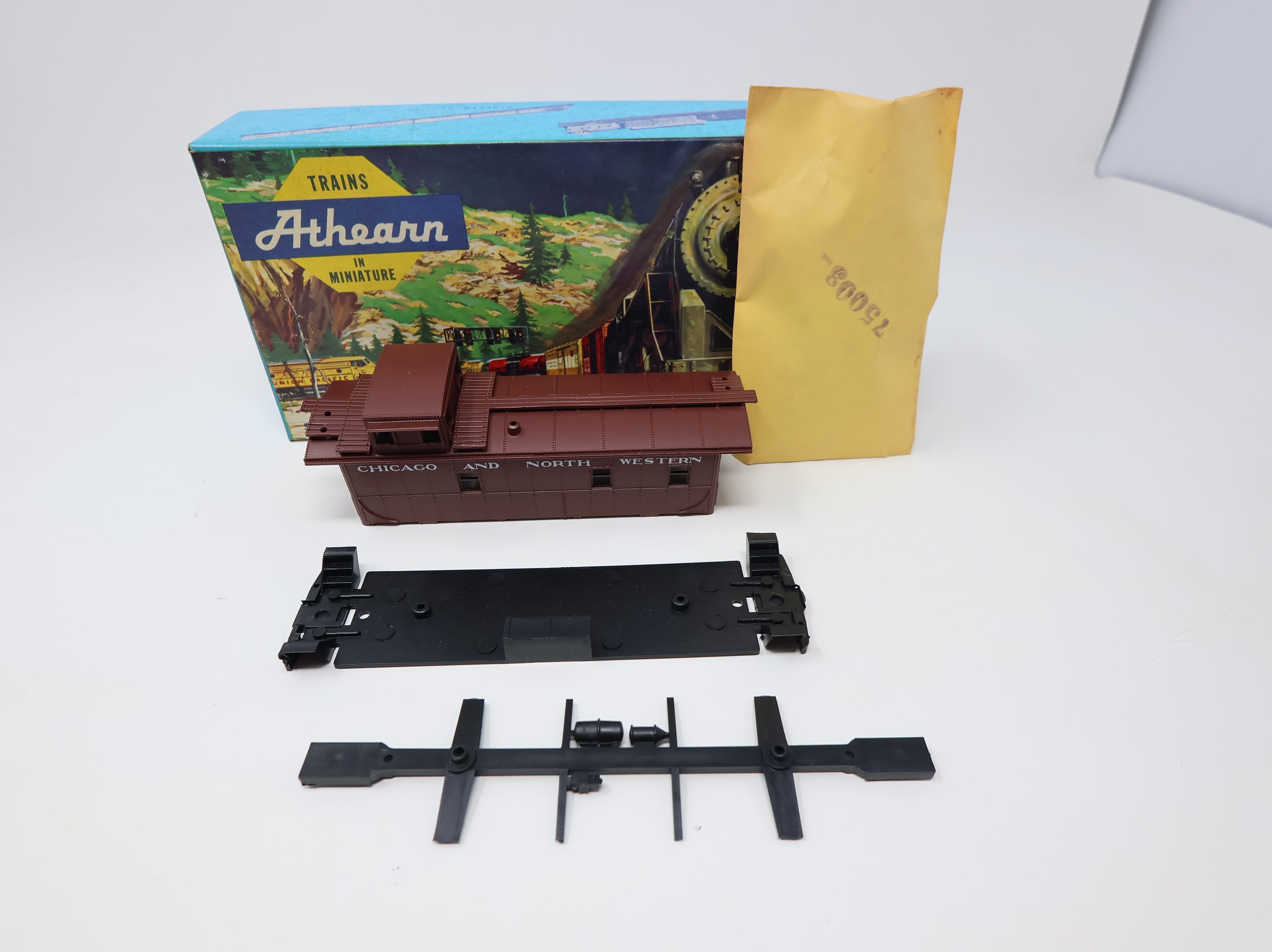 USED Athearn 1267 HO Scale Caboose Chicago & North Western KIT