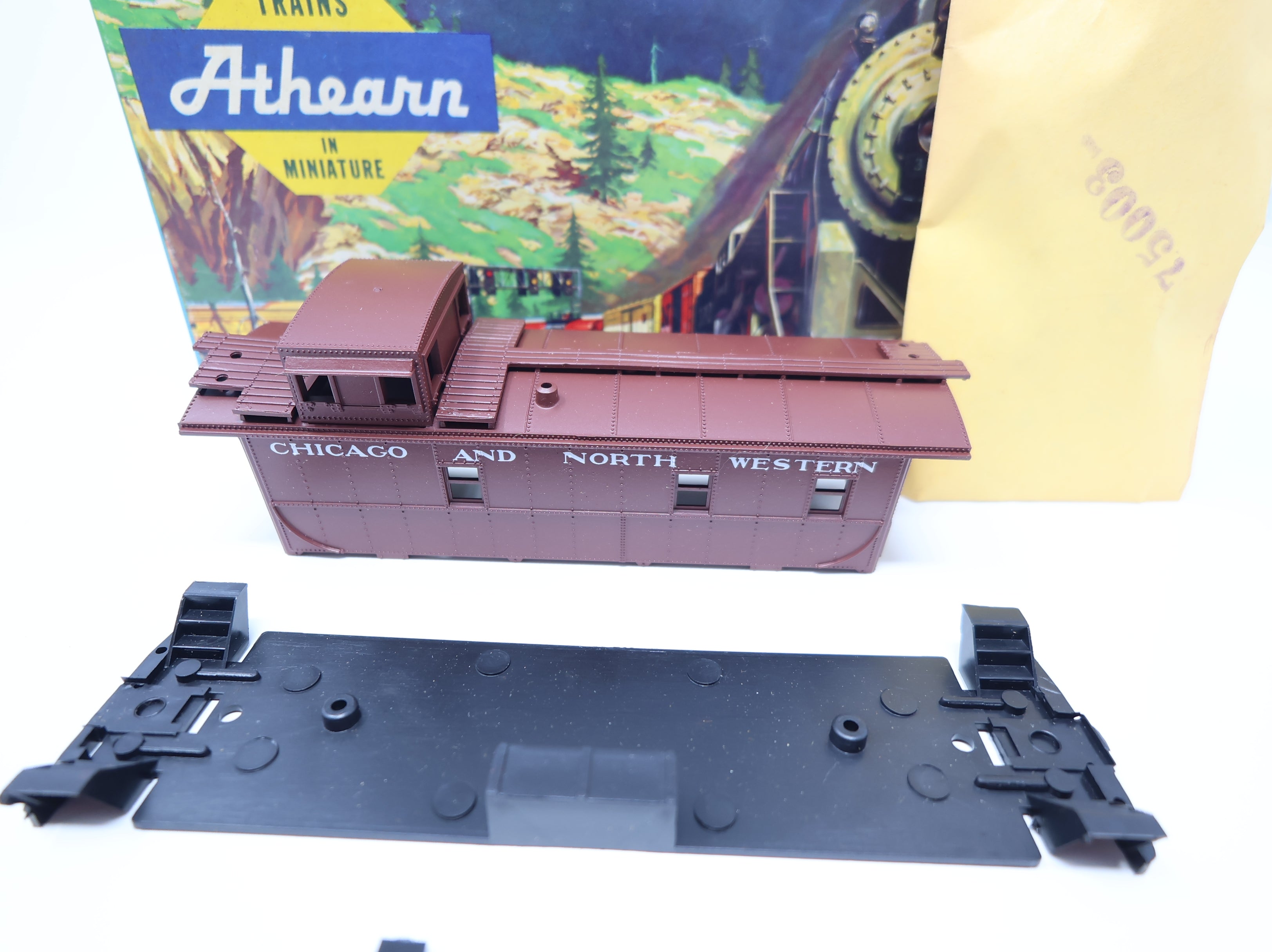 USED Athearn 1267 HO Scale Caboose Chicago & North Western KIT