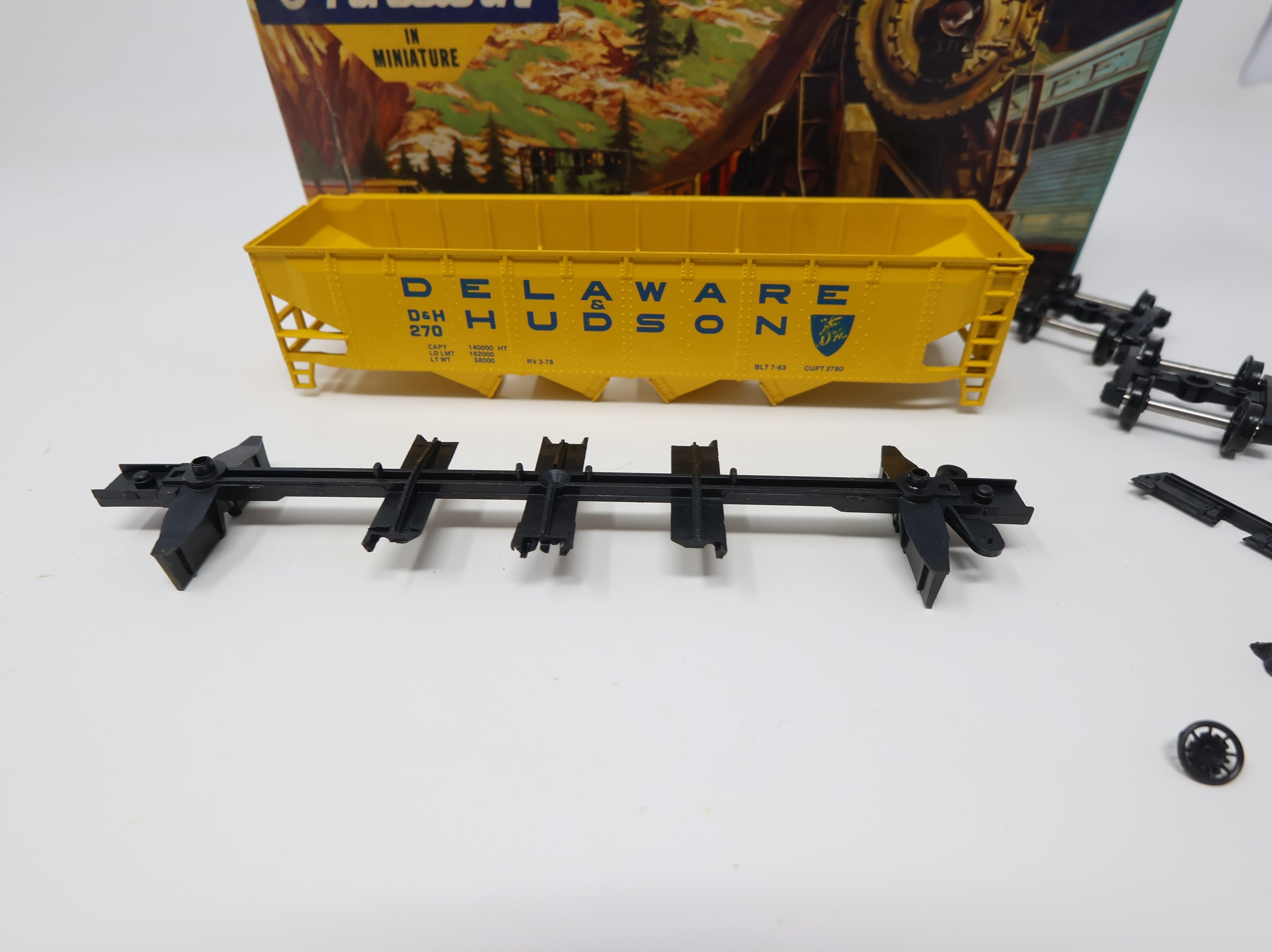 USED Athearn HO Scale Operating 70 Ton Hopper Delaware and Hudson D&H #270 KIT