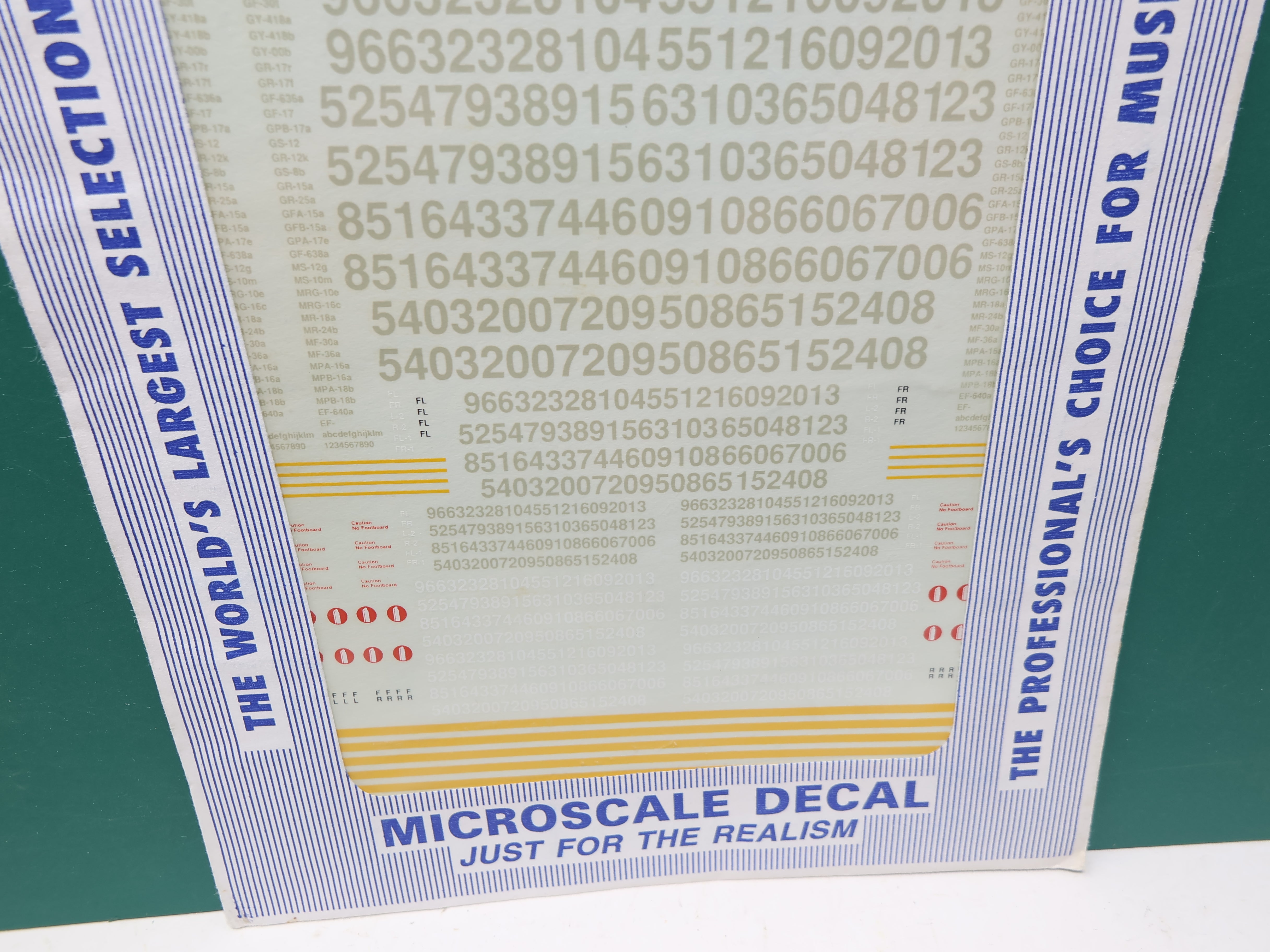 MICROSCALE 87-567 HO Scale, Diesels 1961-92 Decals, Canadian National