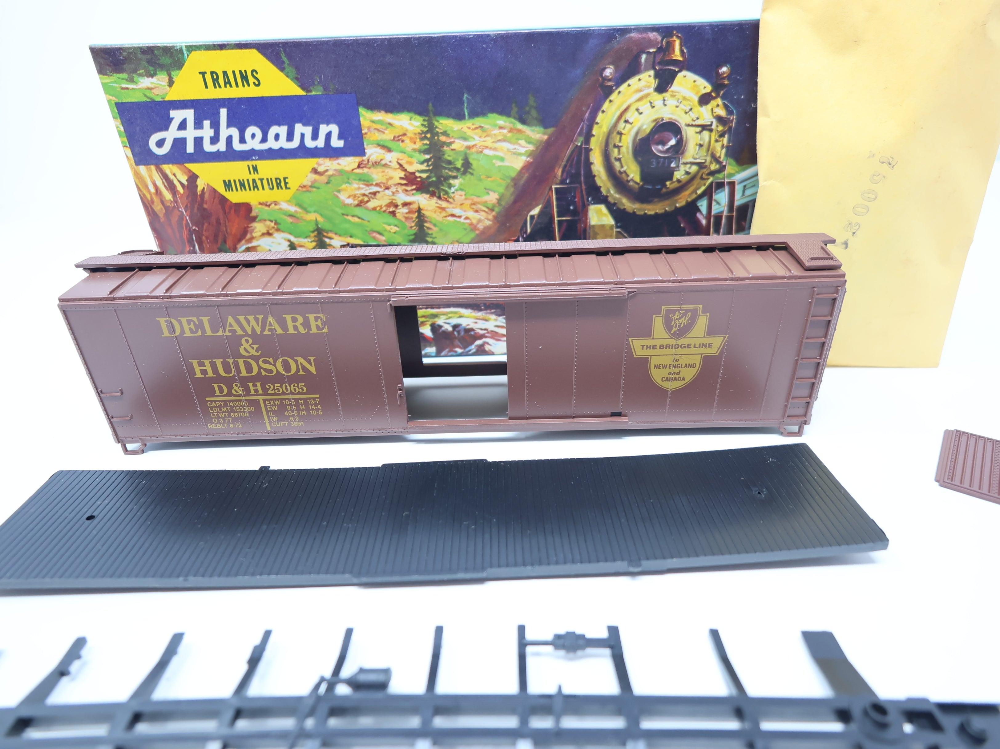 USED Athearn HO Scale 50' Steel Box Car Delaware and Hudson D&H #25065 Custom Trains KIT