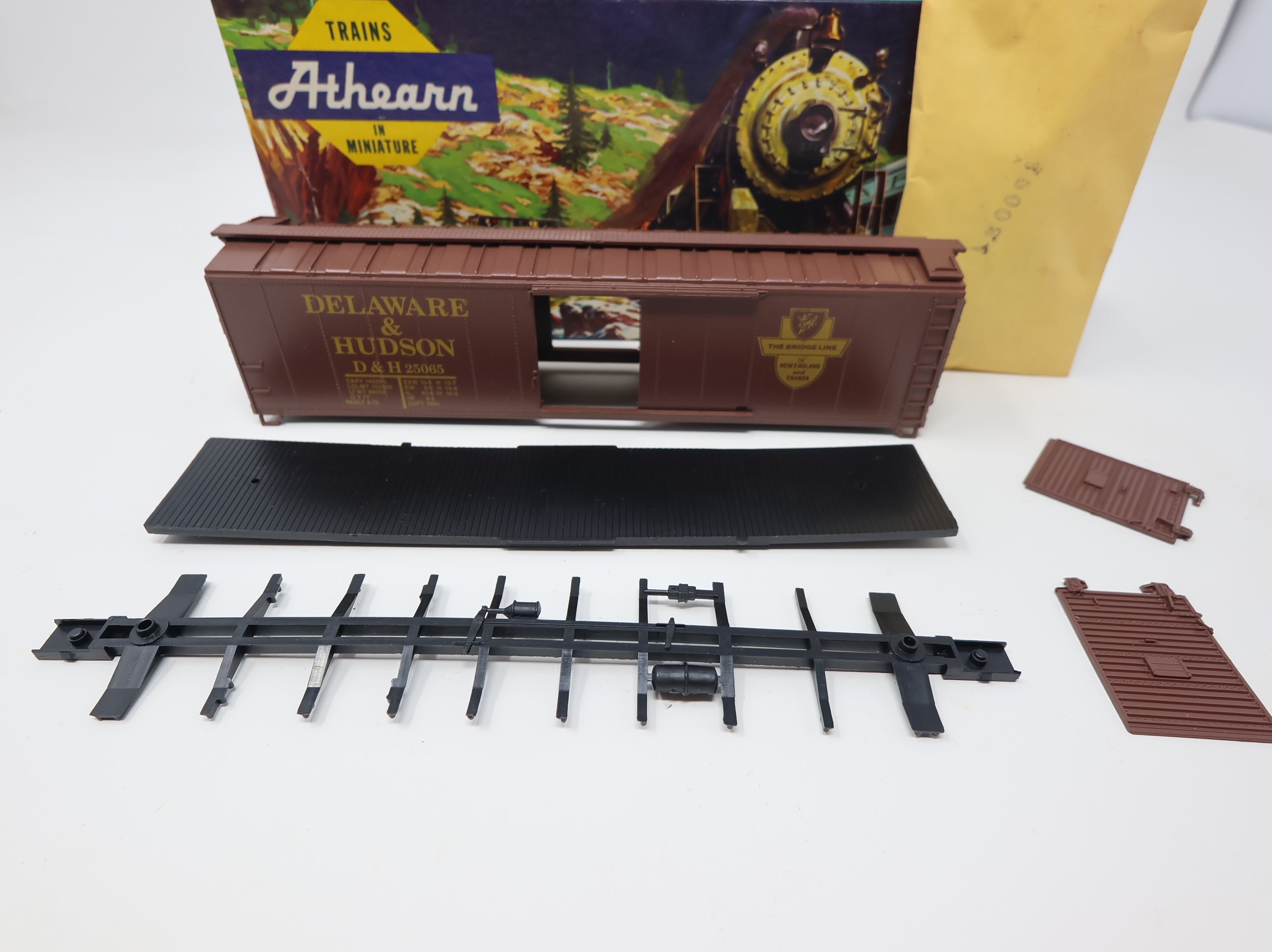 USED Athearn HO Scale 50' Steel Box Car Delaware and Hudson D&H #25065 Custom Trains KIT