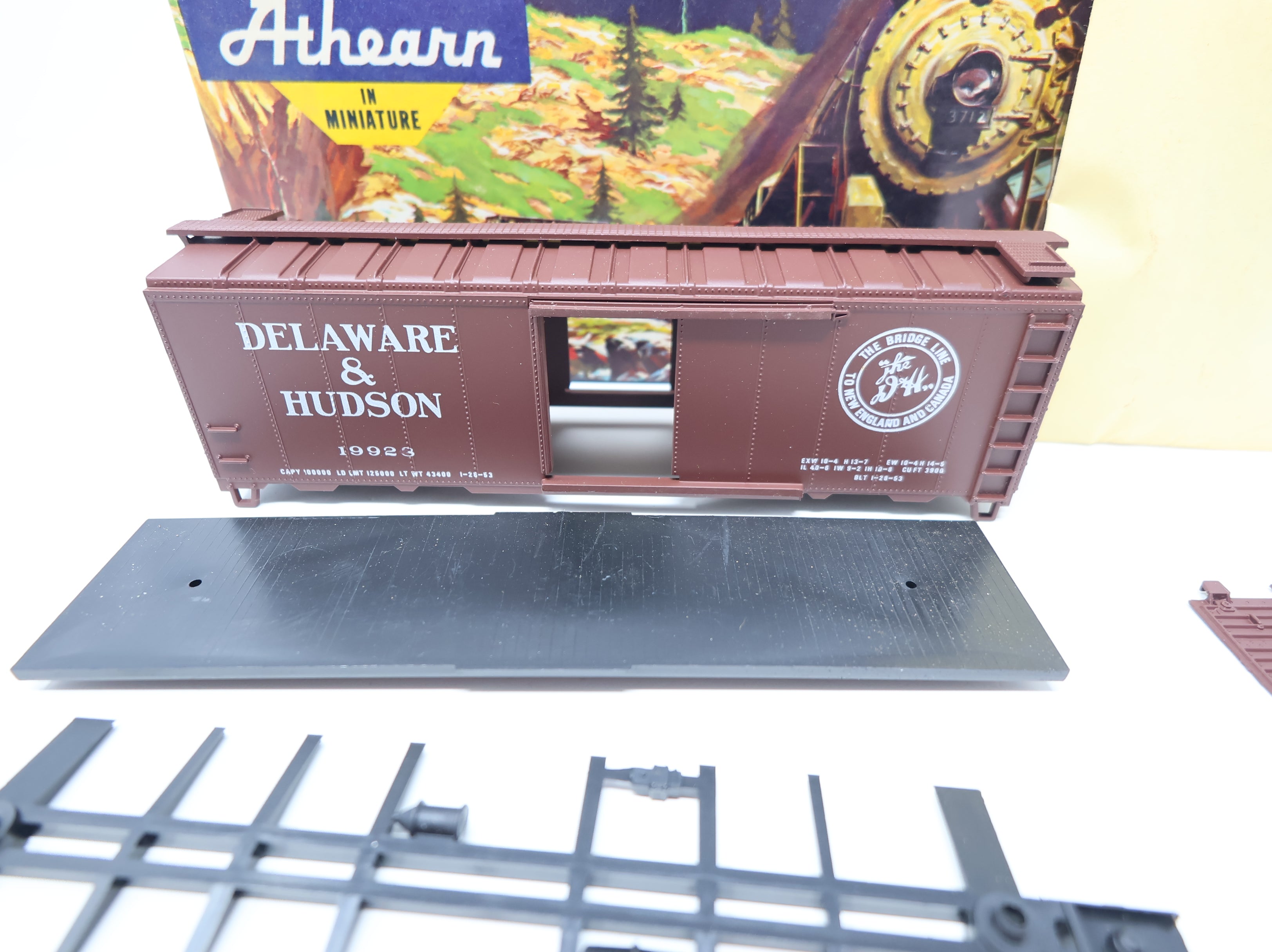 USED Athearn HO Scale 40' Steel Box Car Delaware and Hudson #19923 KIT